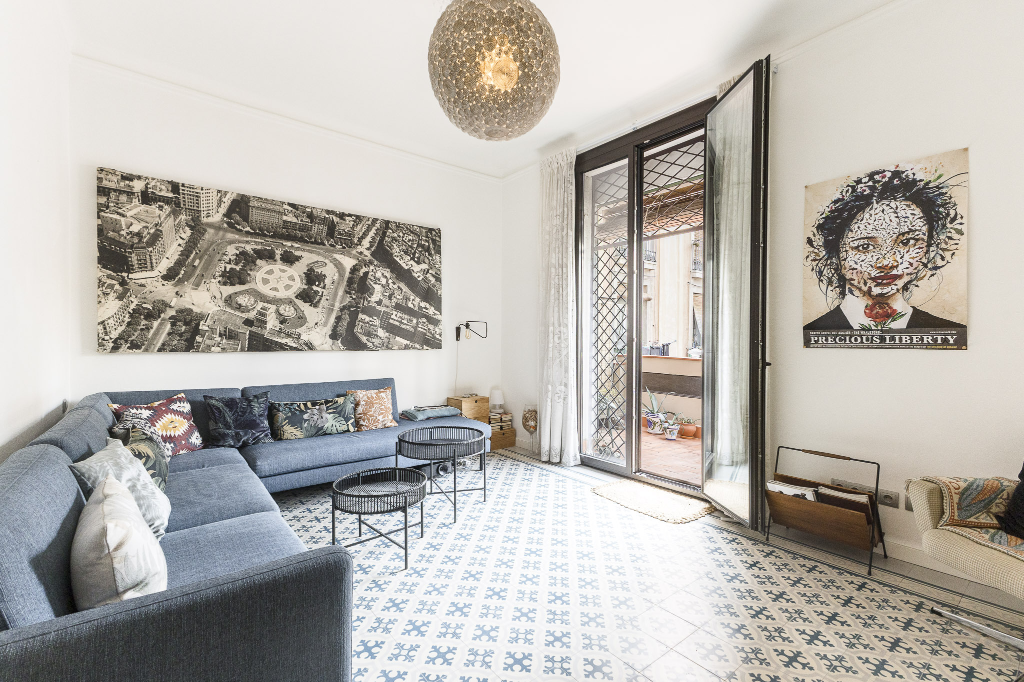 Lovely corner apartment with terrace