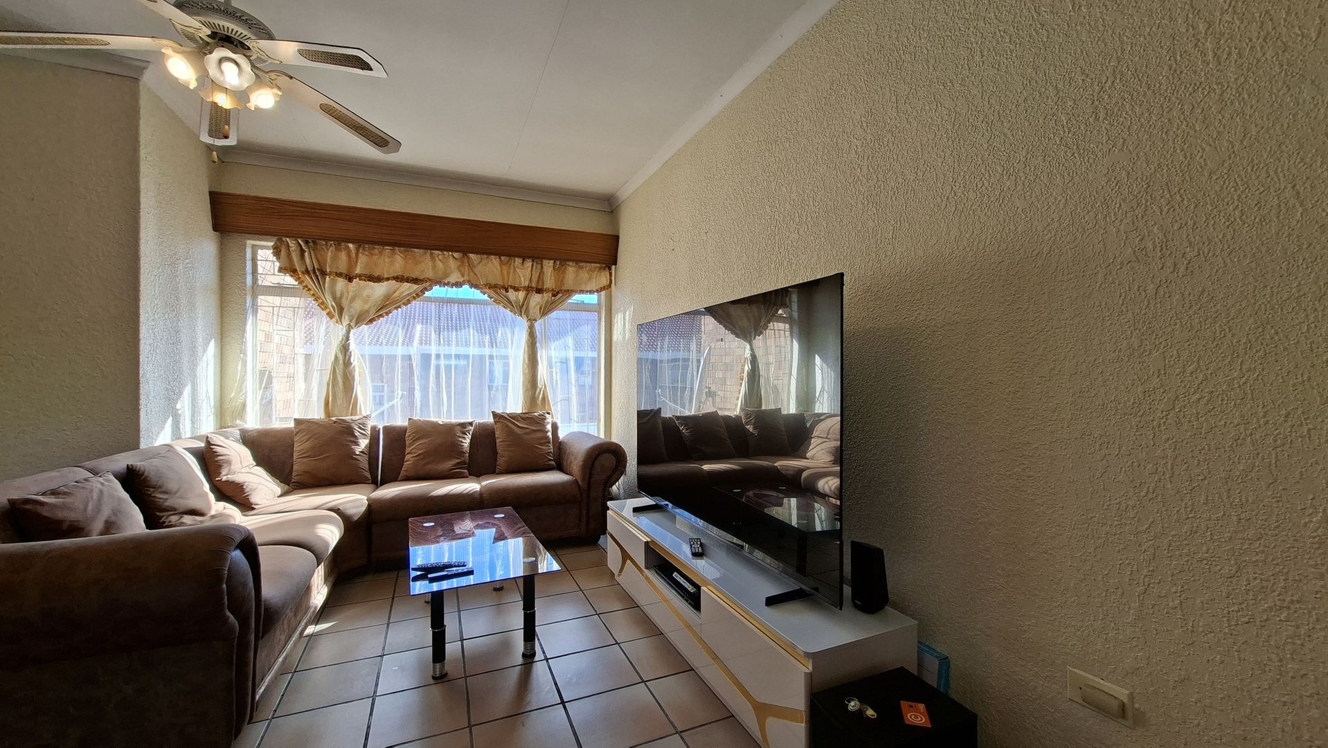 Large 2-Bedroom, 2-Bathroom Apartment in Central Potchefstroom