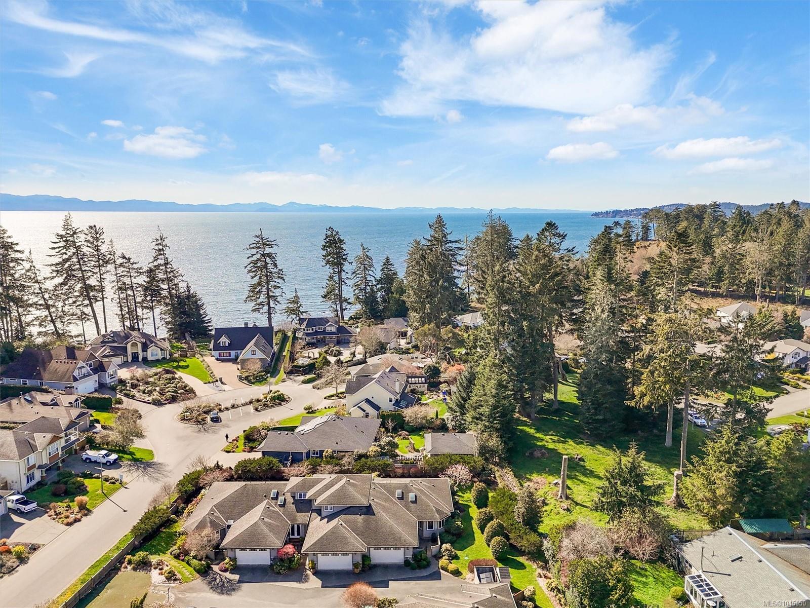 Main Level Living Steps To The Ocean