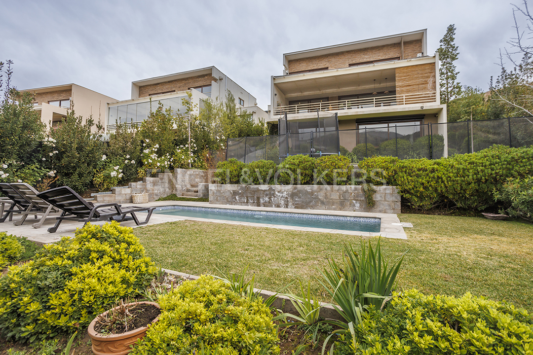Estupenda casa en condominio Los Litres