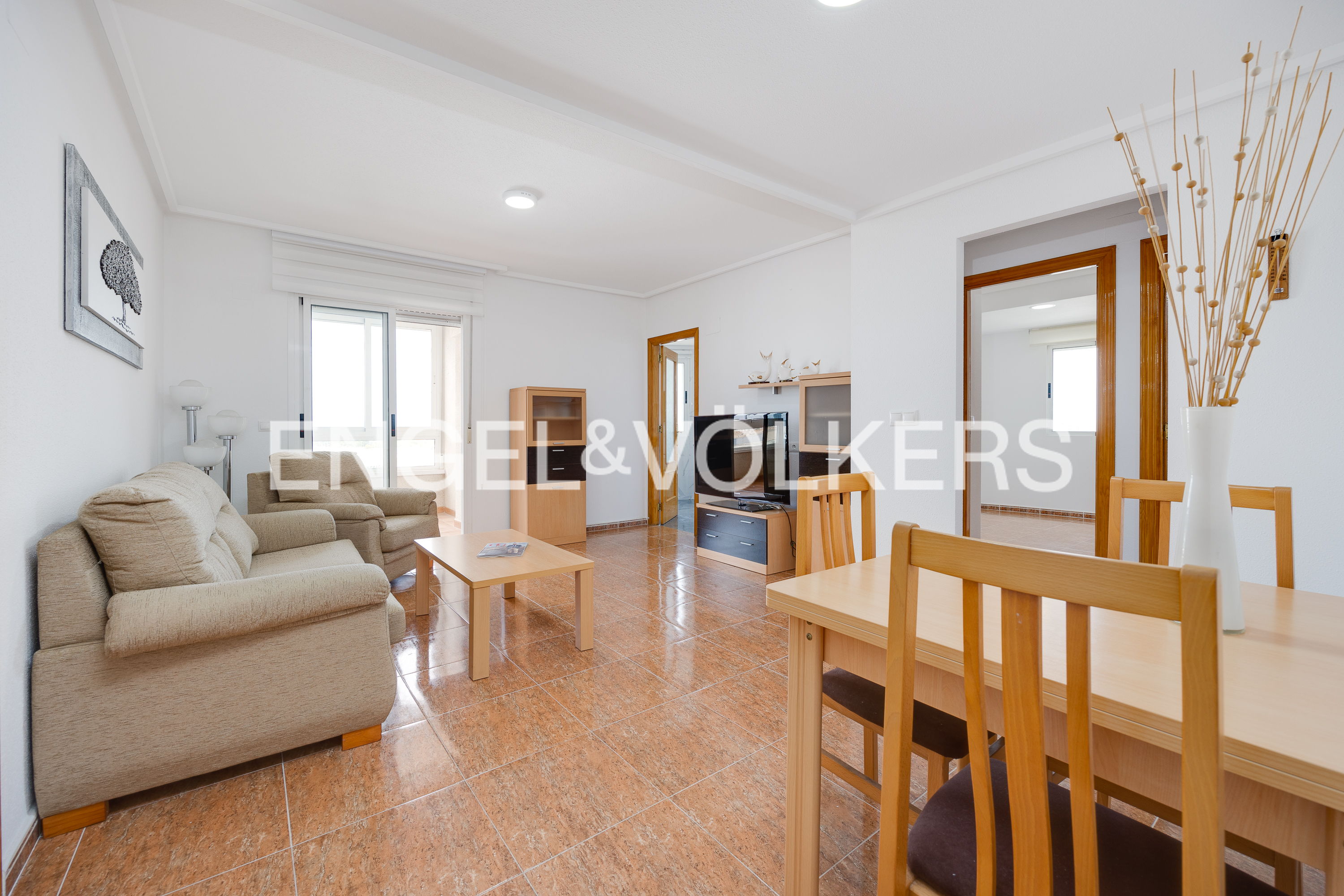 Exclusive 3-bedroom apartment with pool, garage, and 12m2 terrace in Torrevieja