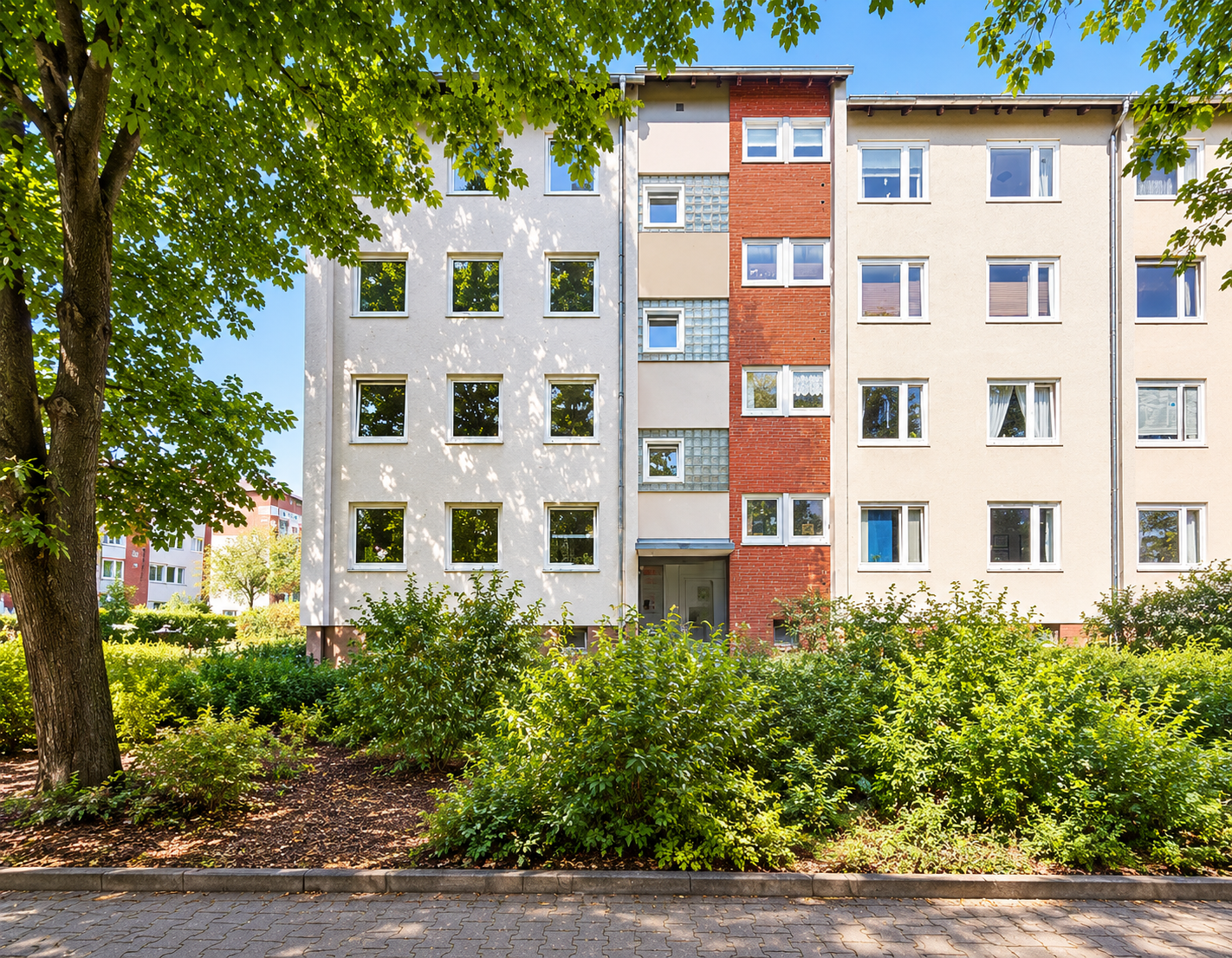 Charmante Dachgeschosswohnung mit sonnigem Balkon in Neu-Schwachhausen [KI-modifiziert]