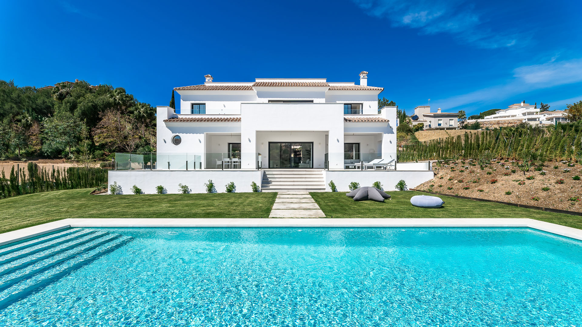Villa Andrea - Frontline Golf Contemporary Masterpiece in Santa Maria Golf, Elviria