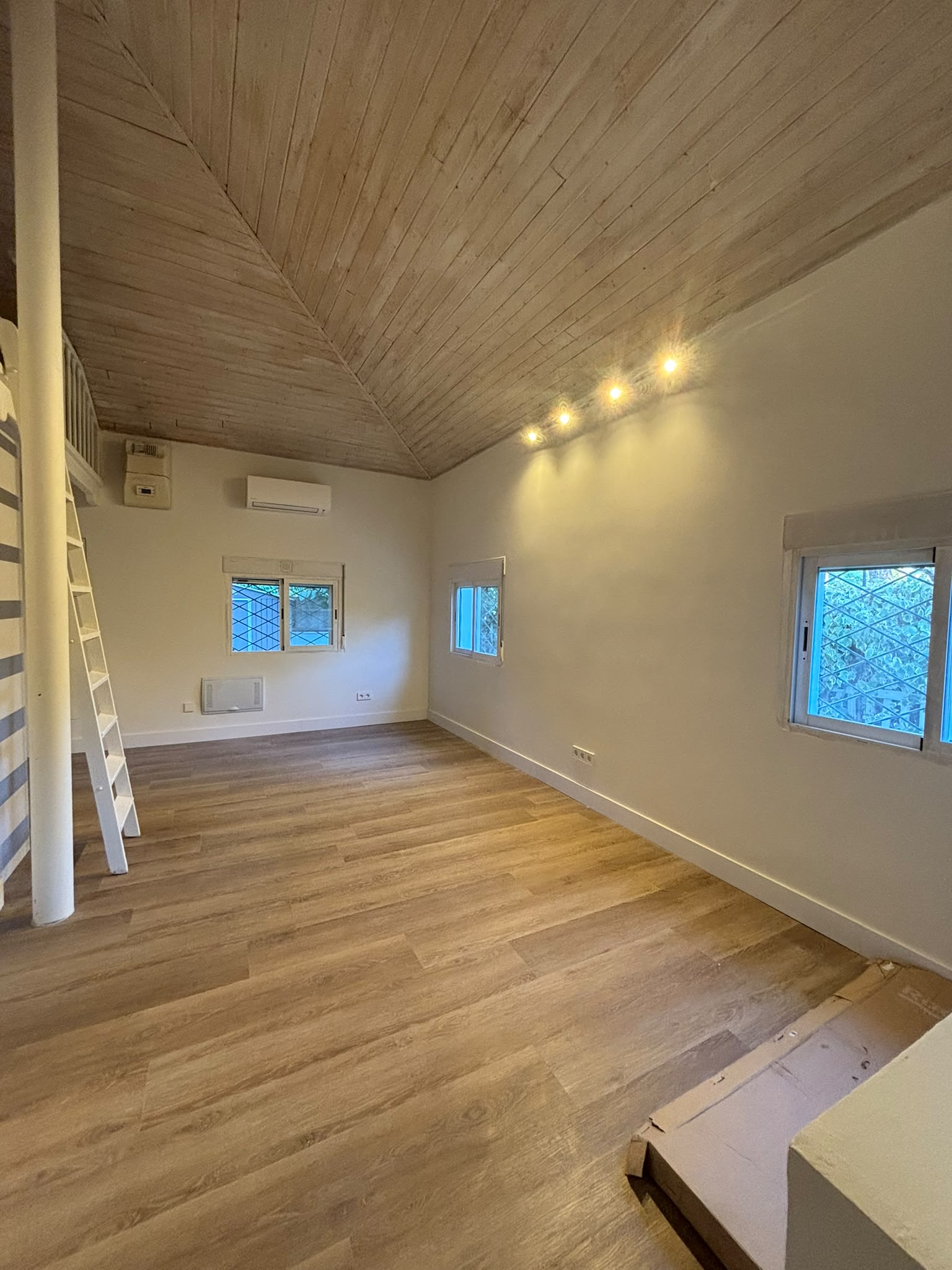 Exclusive detached house with private garden and complete renovation in Pozuelo