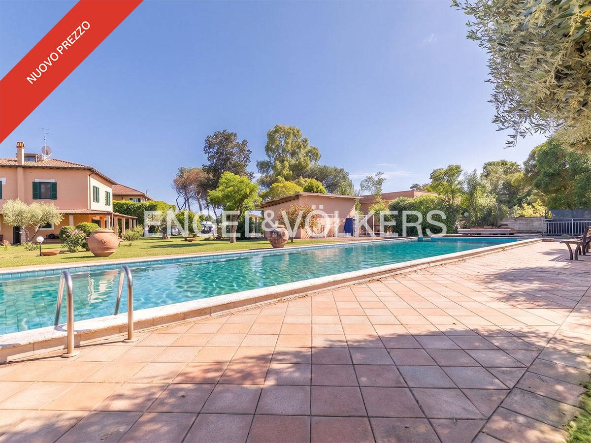 Prestigious real estate complex surrounded by greenery in the Prenestina area
