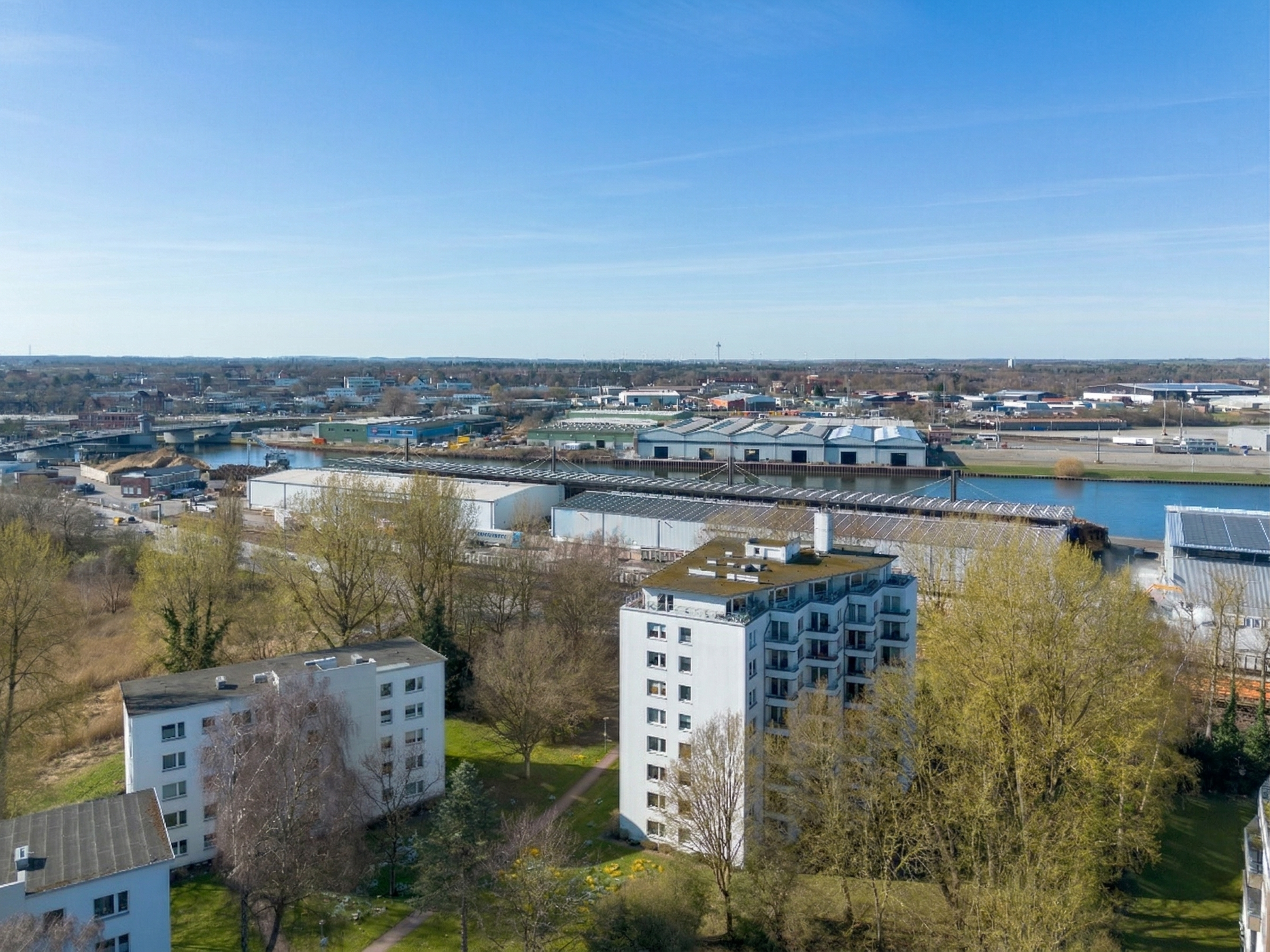 Modernisierte 3-Zimmer-Wohnung                                  mit Balkon & Stellplatz