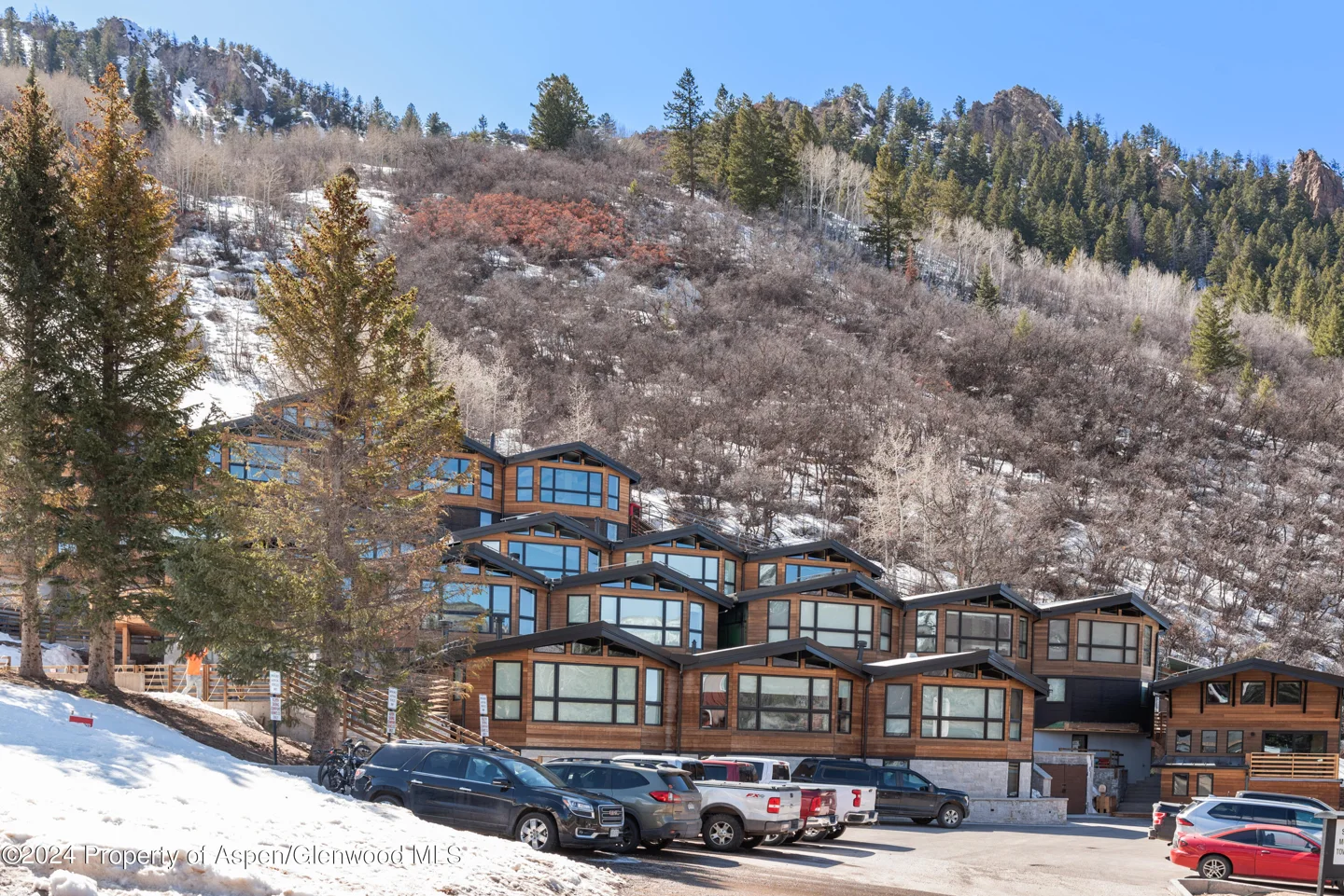 2 Bedroom Shadow Mountain Condo Recently Remodeled
