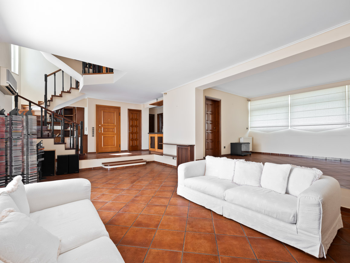 Premium maisonette with sea and Hymettus views in Argyroupoli