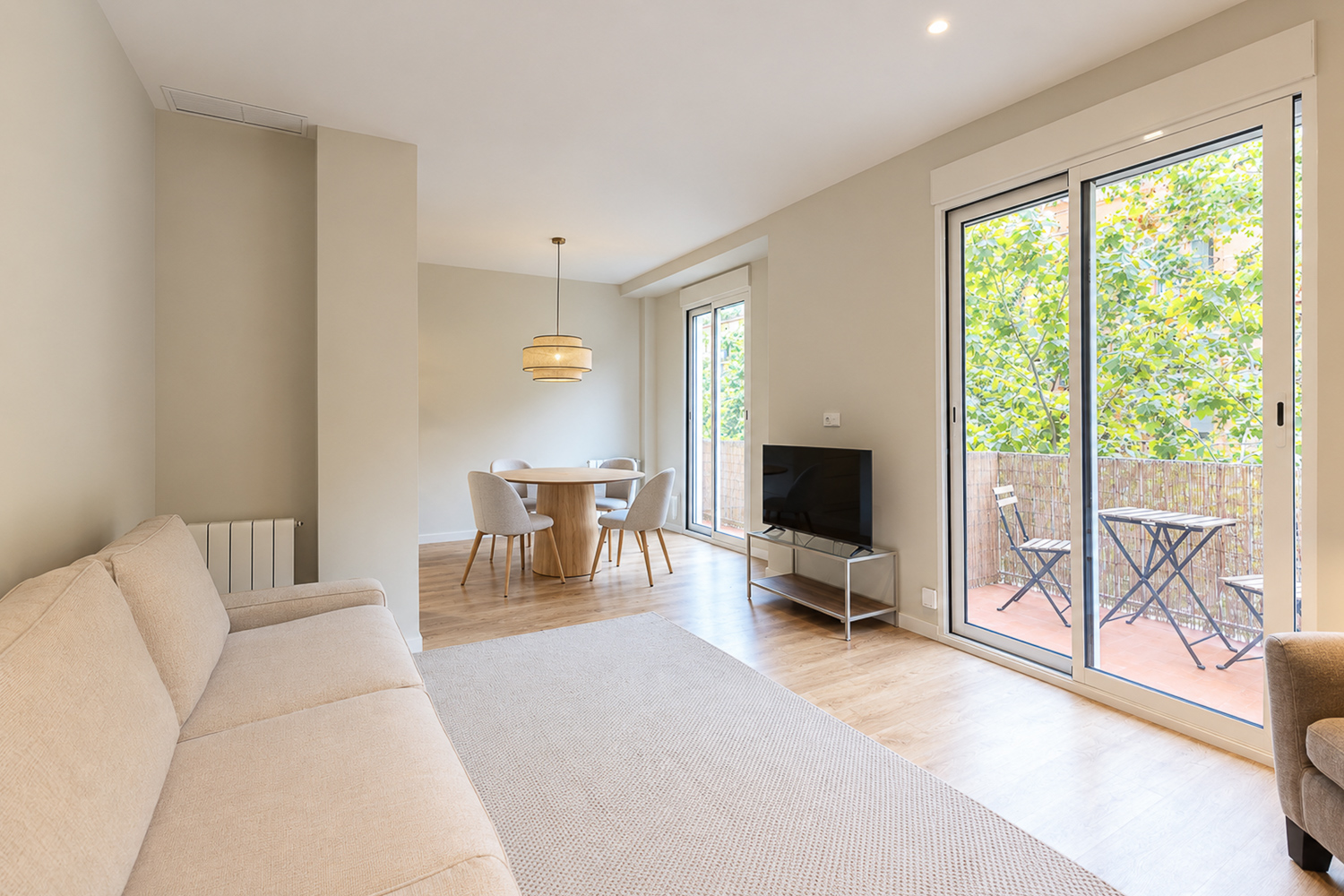 Spacious flat near Alameda