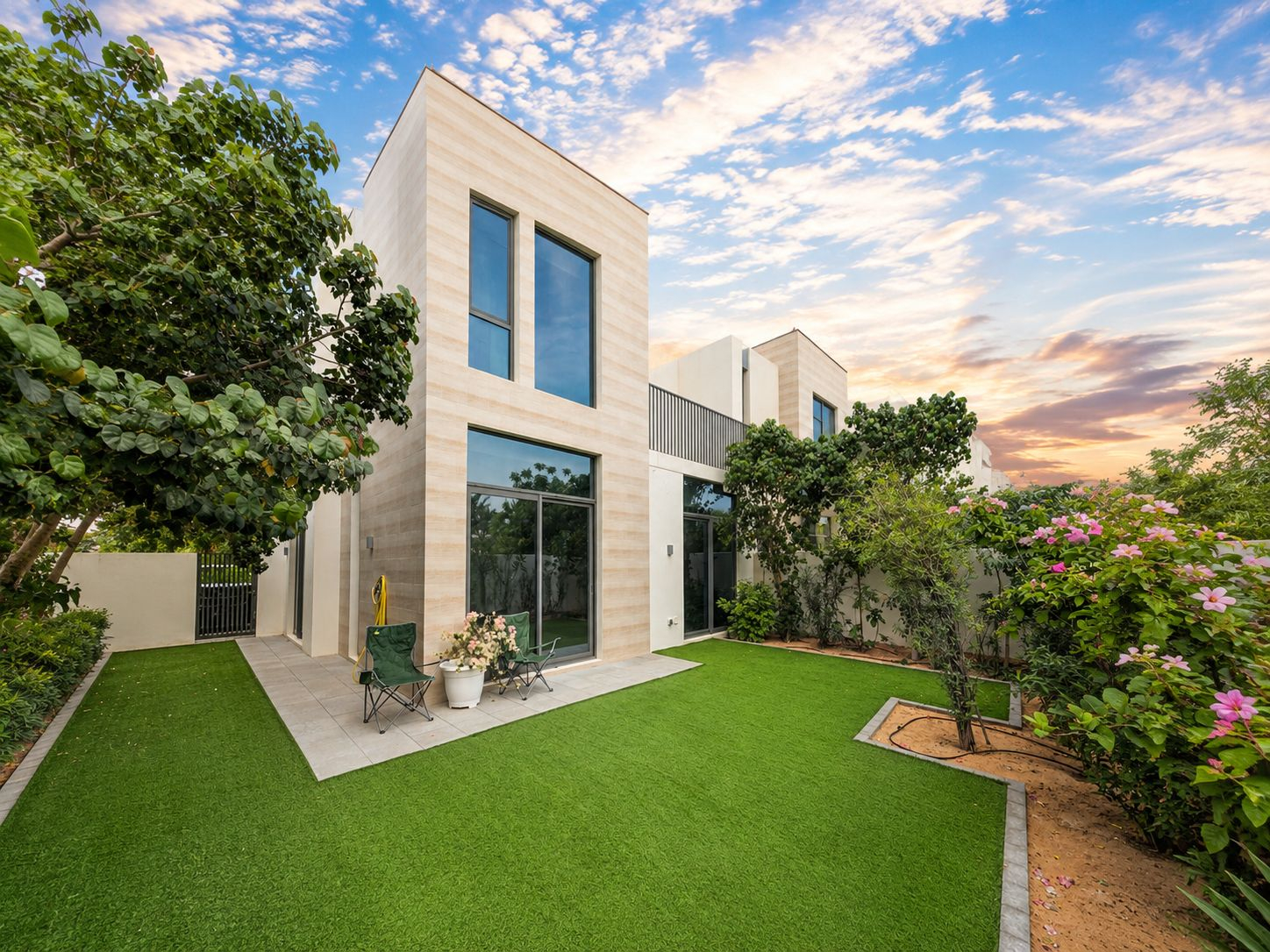 Best price | Back to back | Corner