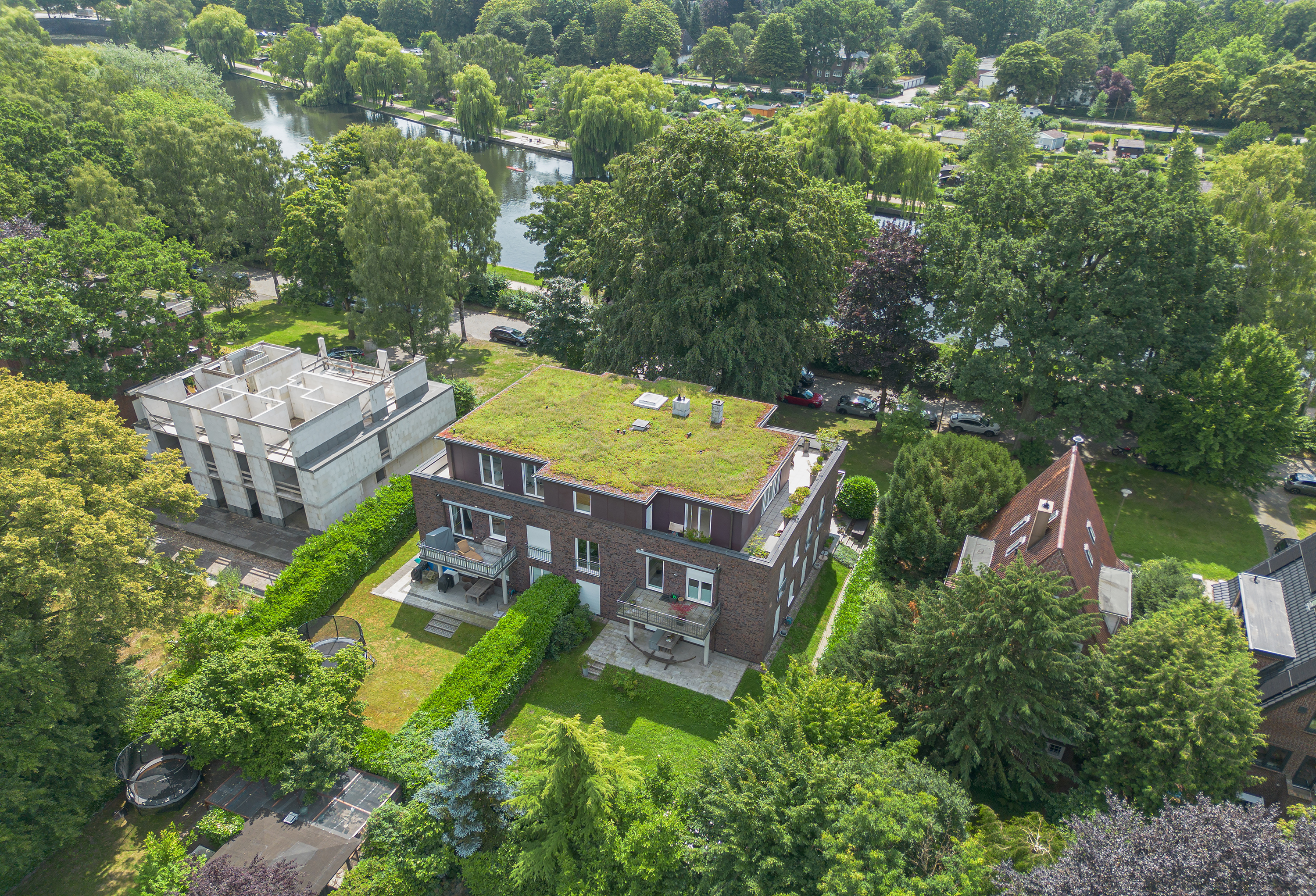 Penthouse direkt am Alsterlauf – ruhig gelegen und hervorragend nutzbar.