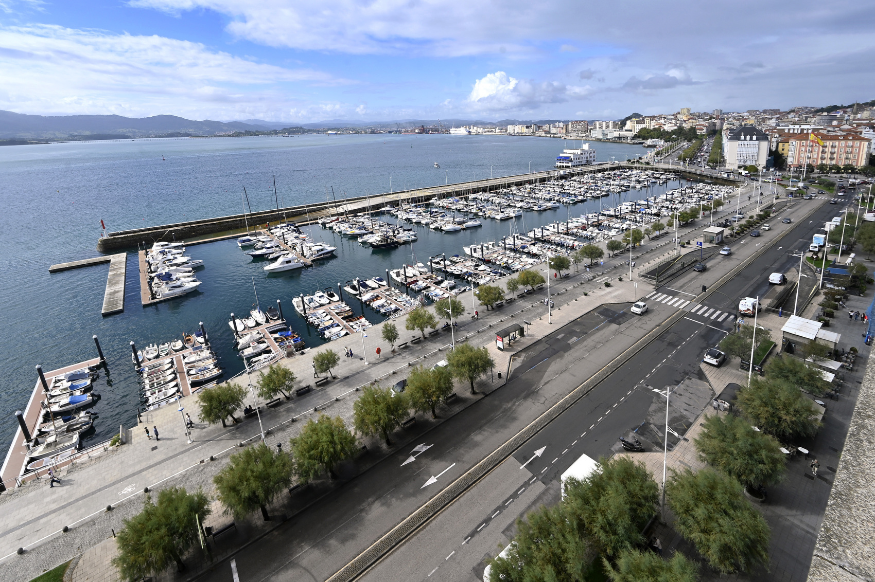 Excellent apartment in Castelar with stunning bay views