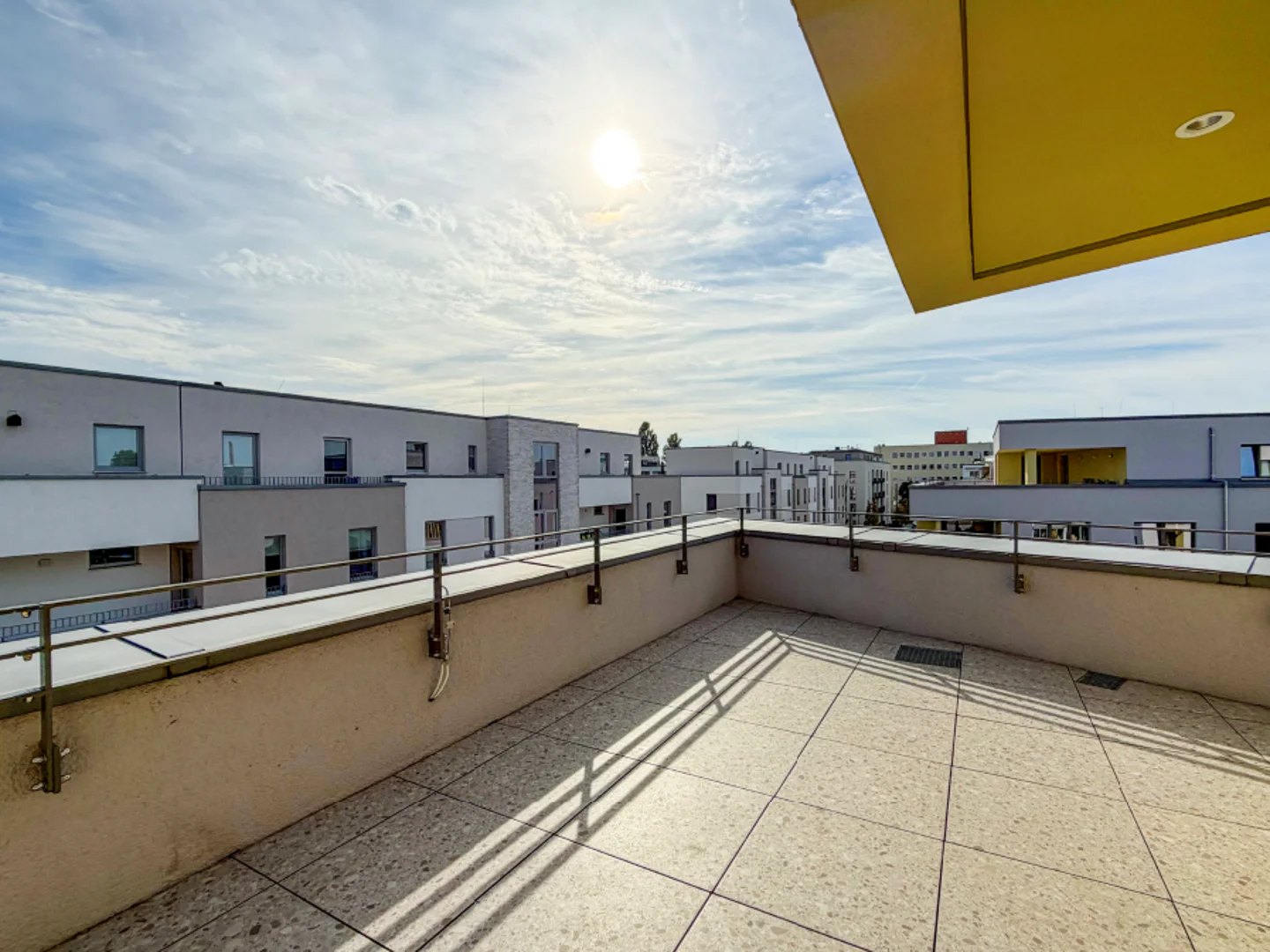 Exklusive 3-Zimmer-Wohnung mit weitläufiger Terrasse - Photo 5