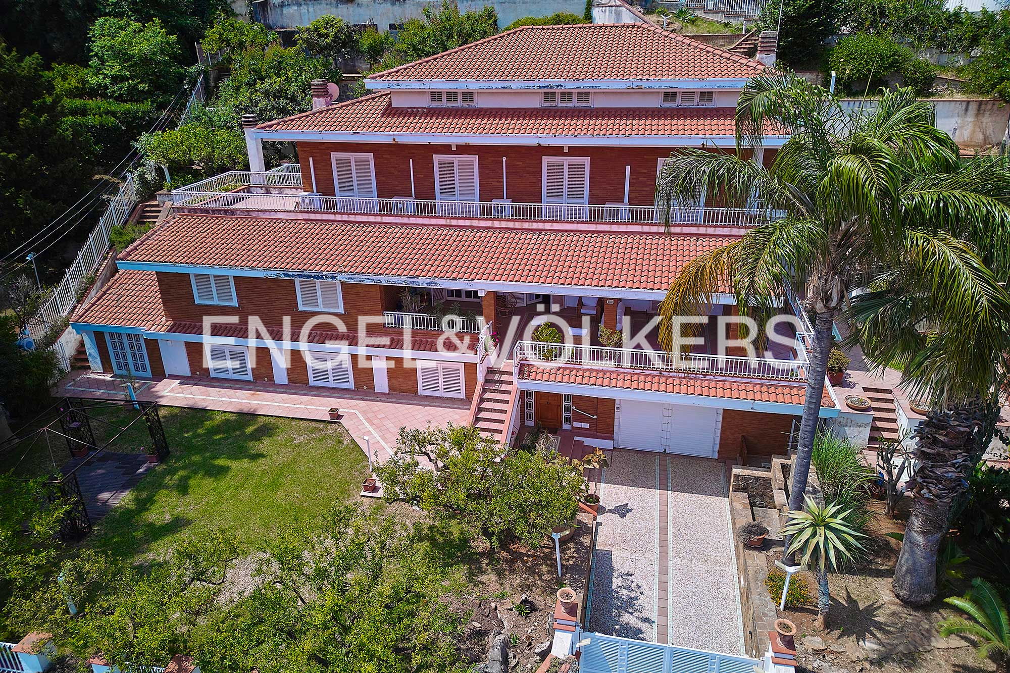 Luxurious Panoramic Villa