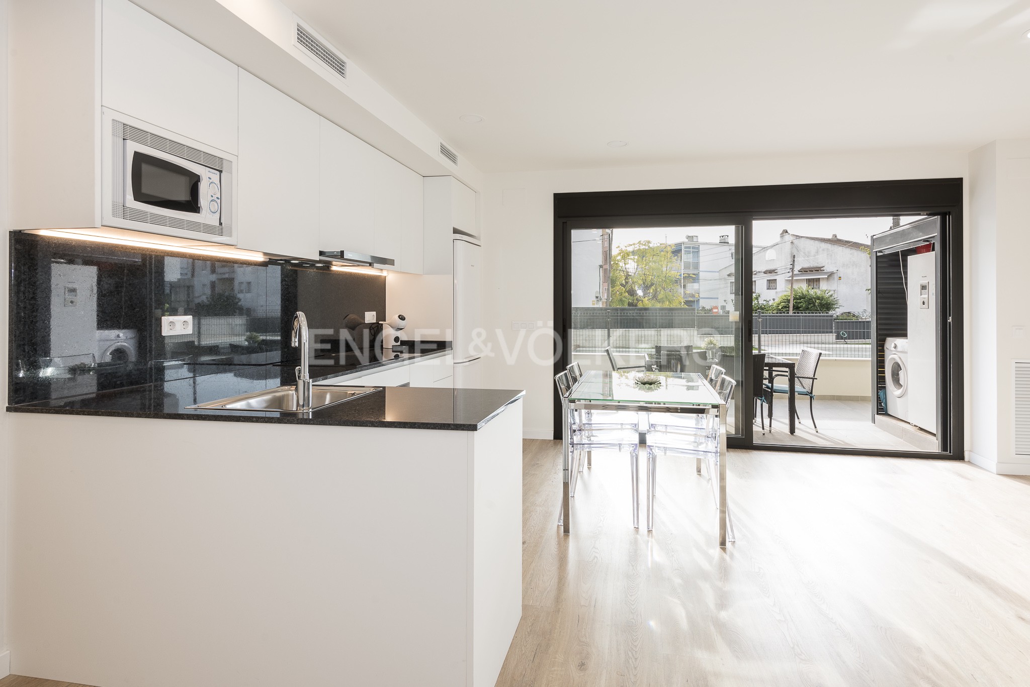 Beautiful ground floor with spacious terrace