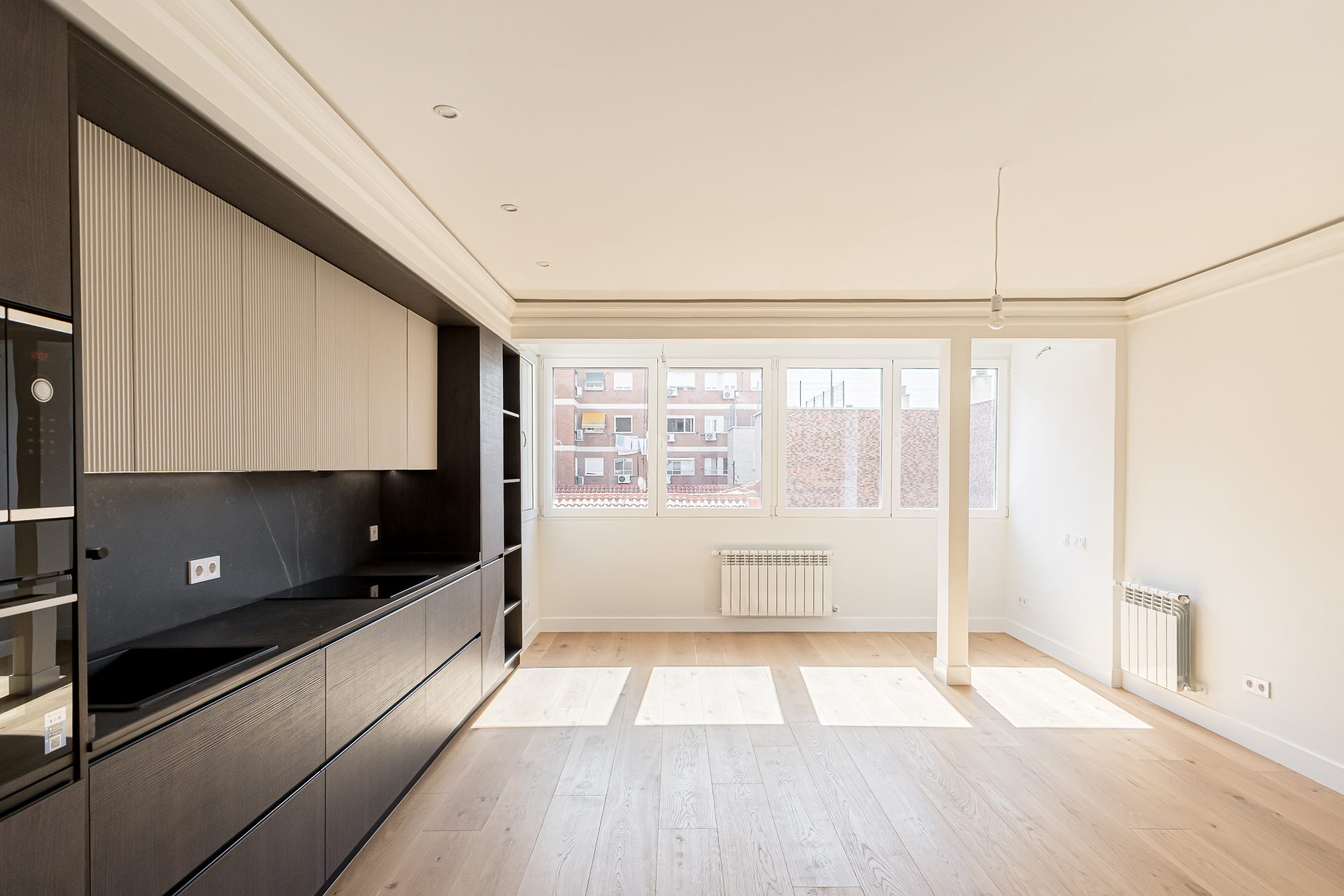 Renovated exterior apartment steps from Retiro