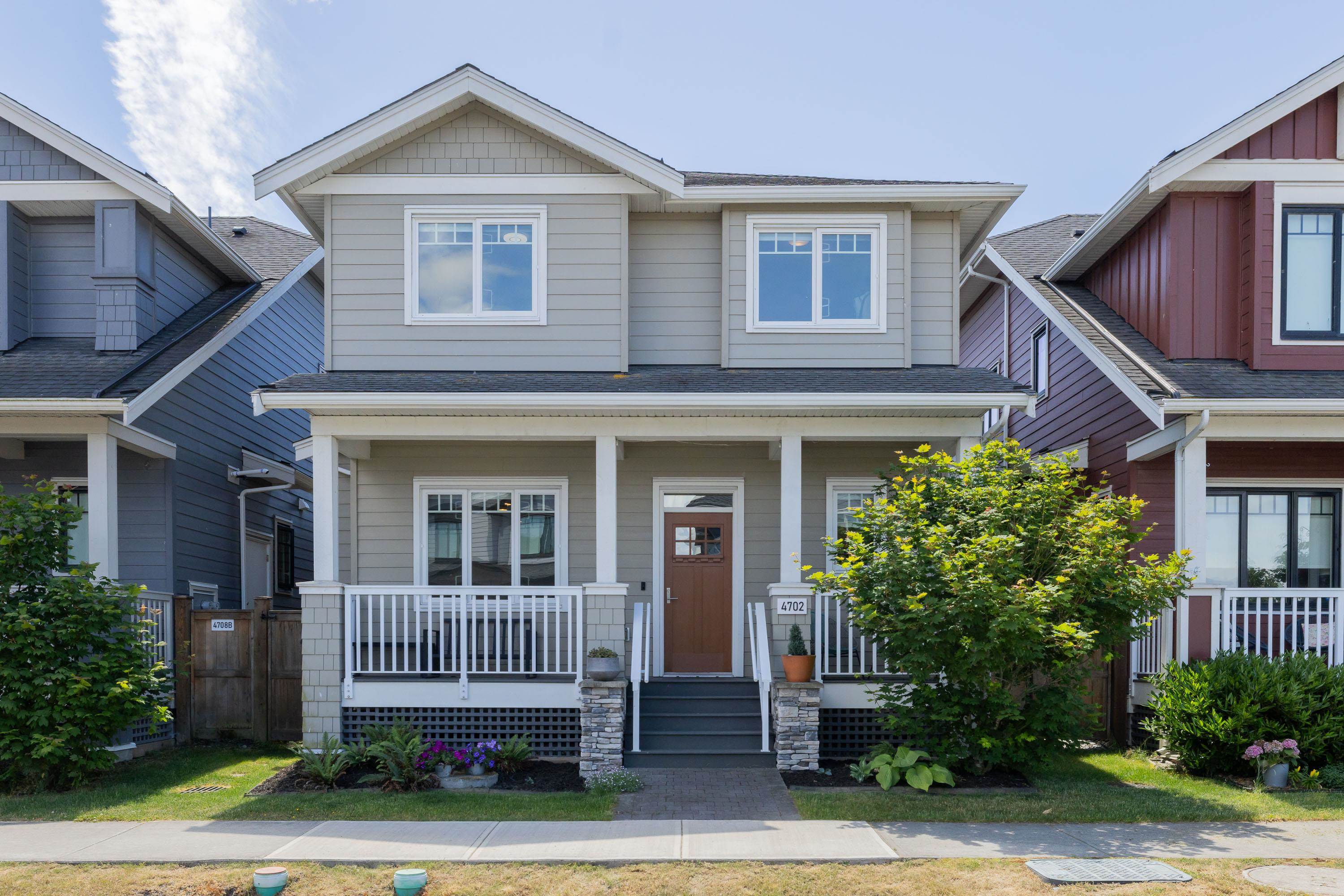 Luxury Home With 1 Bedroom Coach House!