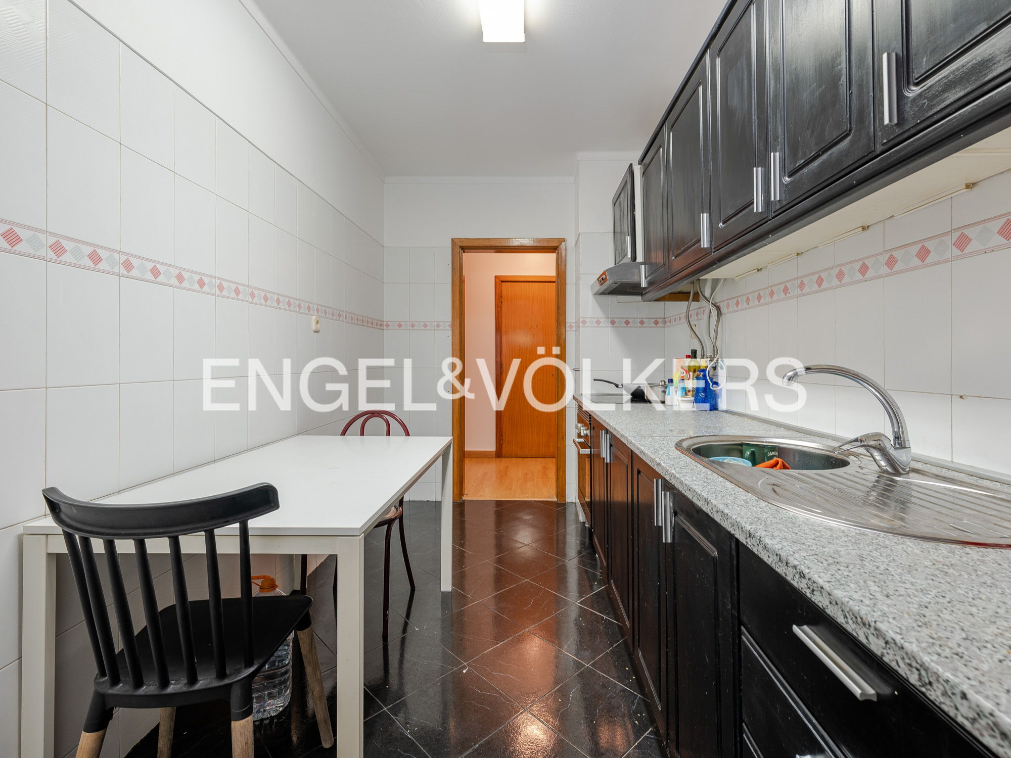 2-bedroom apart. With Storage Room and Parking, in Alfragide