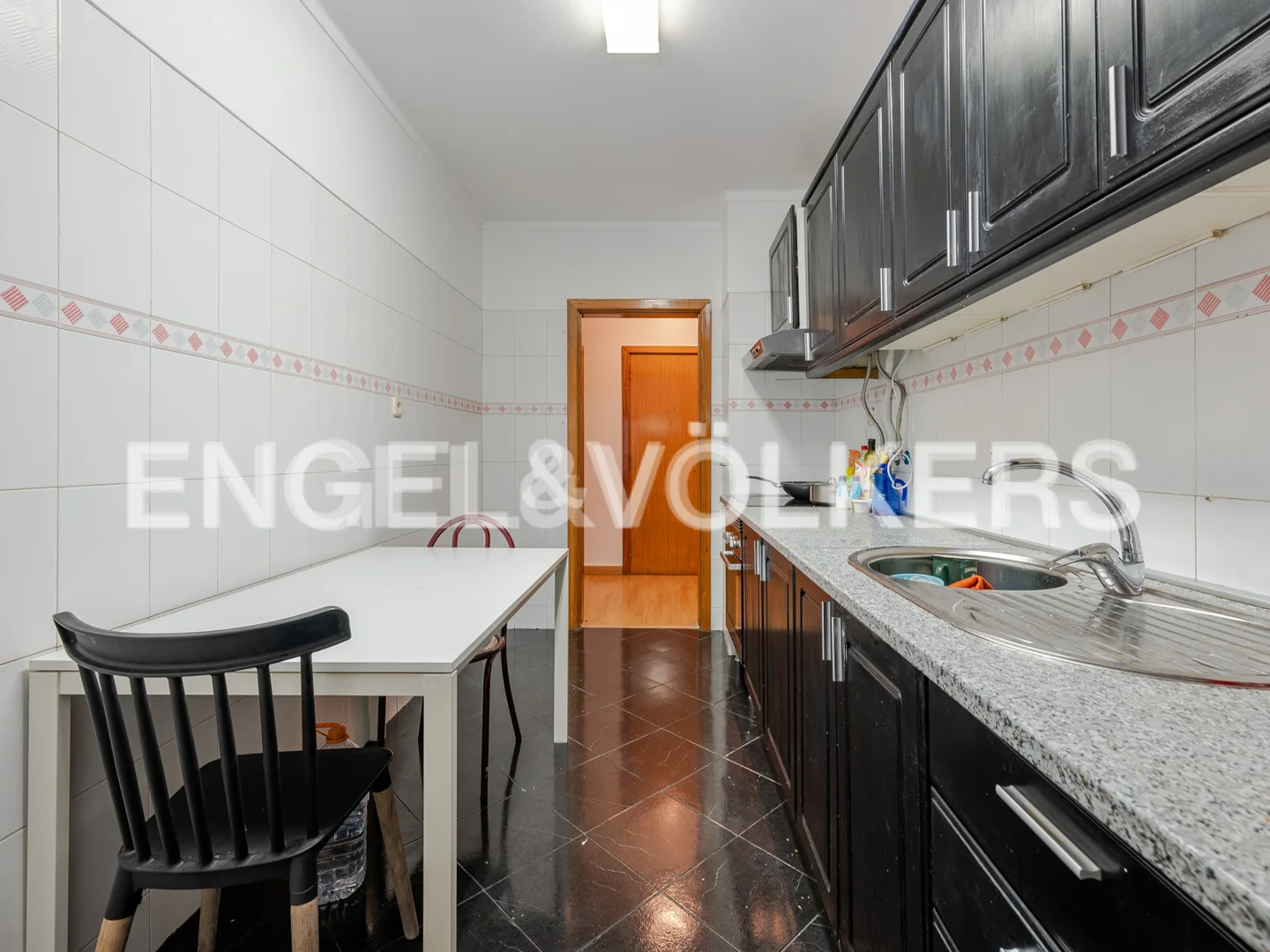 2-bedroom apart. With Storage Room and Parking, in Alfragide