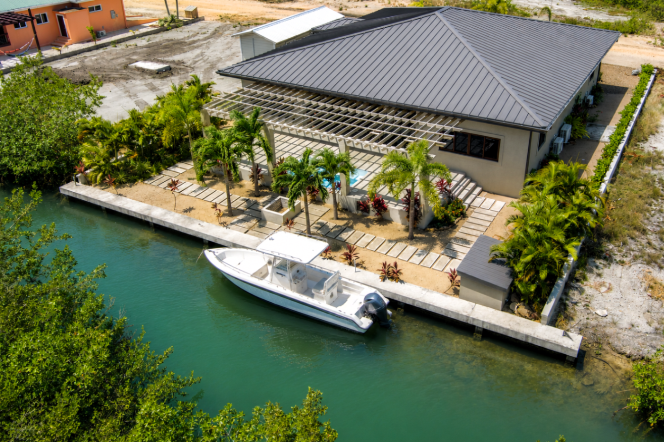 Grand-Scale Waterfront Living