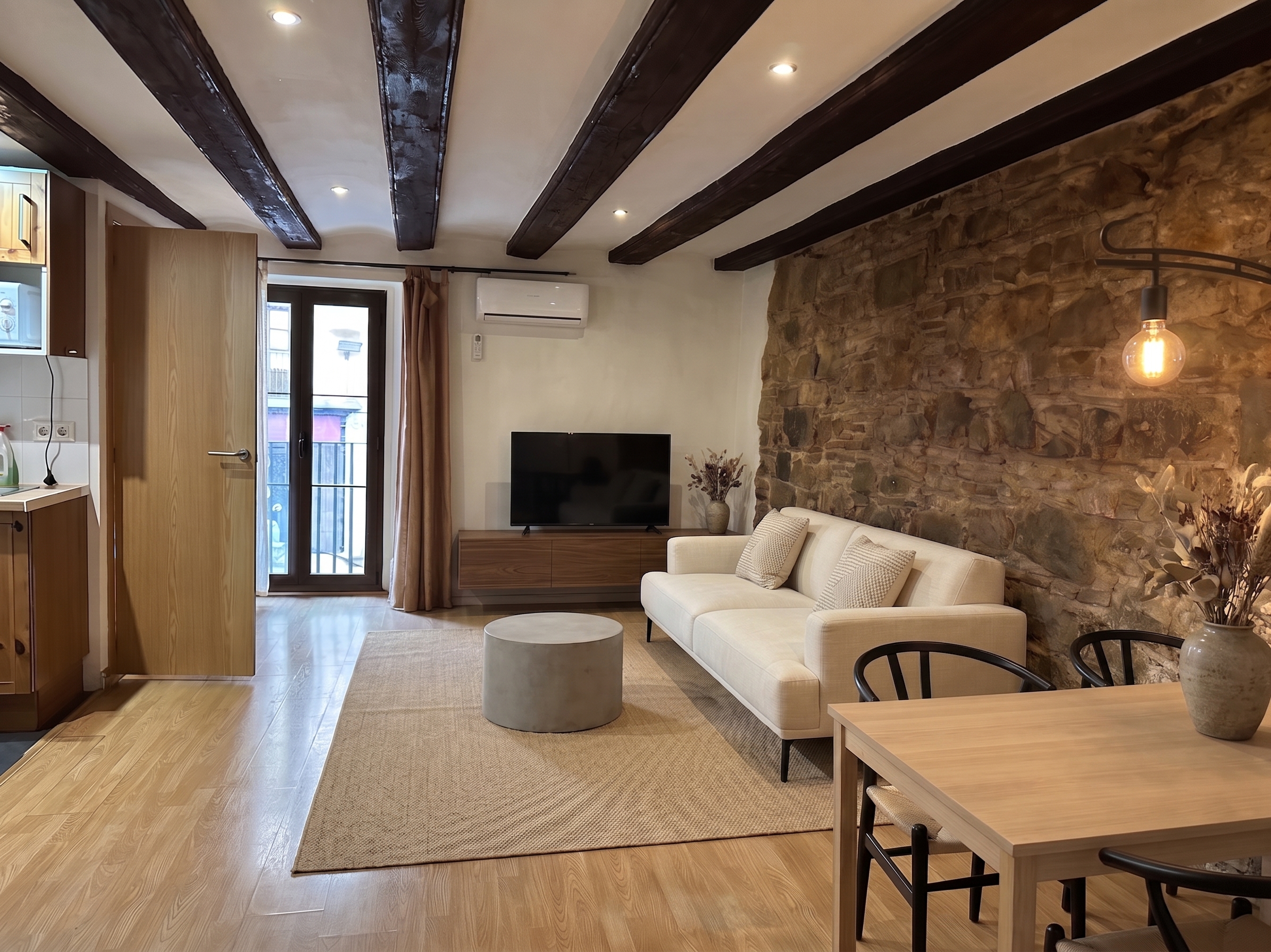 Piso a reformar de 150 m2 en el Borne [Modificado por IA]