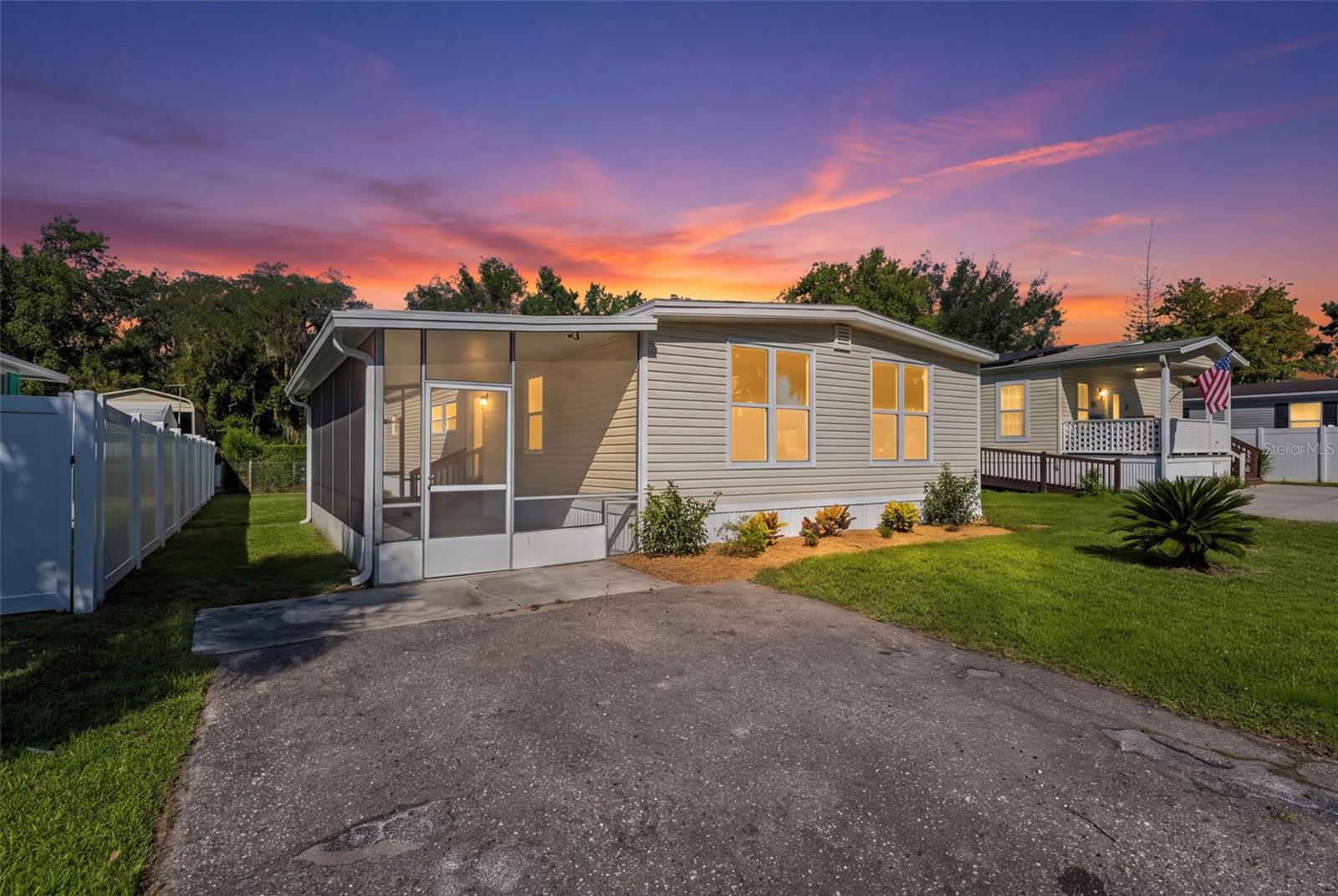 Discover Modern Living on the St. Johns River