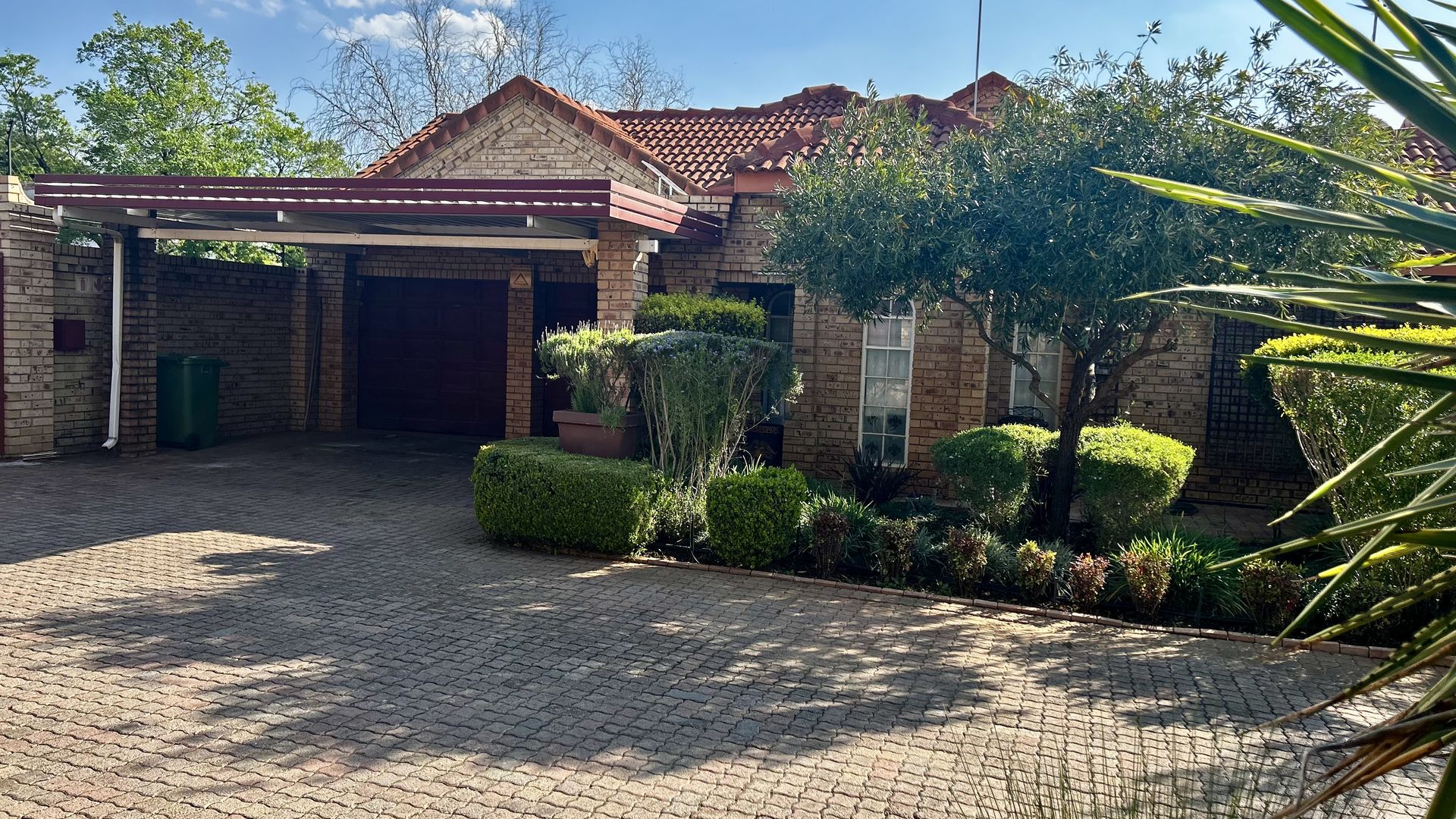 3 Bedroom Townhouse with Pool