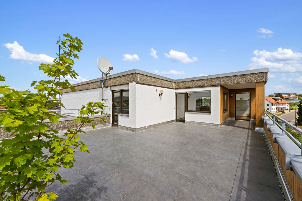 Stilvolles Penthouse mit großzügiger Südwestterrasse und Aufzug in Friedrichshafen-Ailingen
