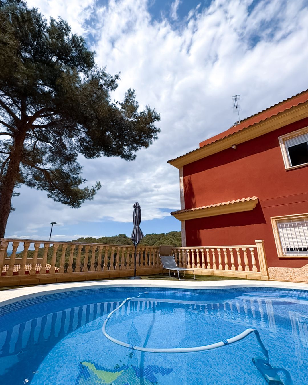 Detached villa with pool and mountain views in El Vedat de Torrent