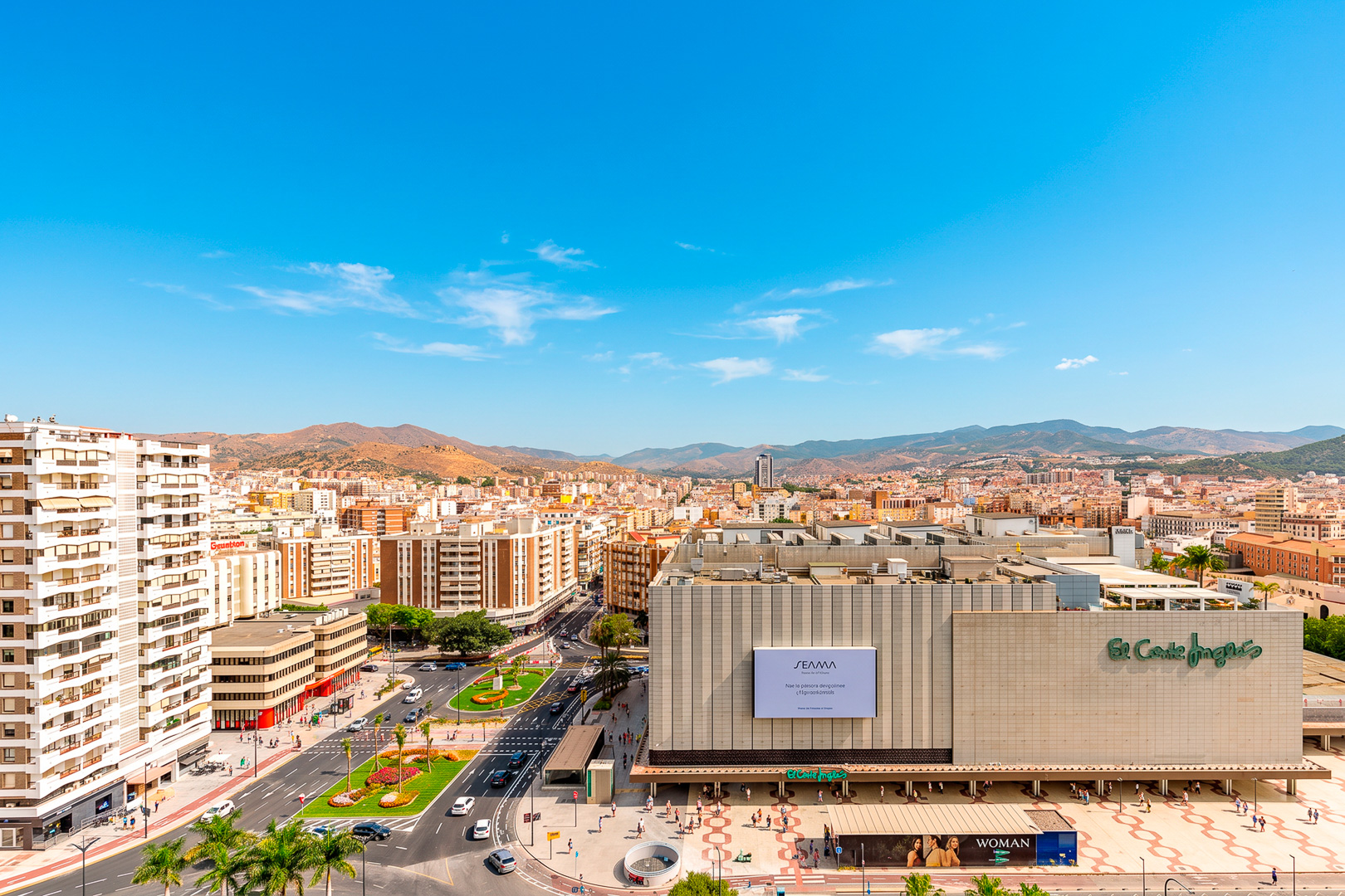 Exclusive newly renovated apartment with a large terrace and panoramic sea and mountain views