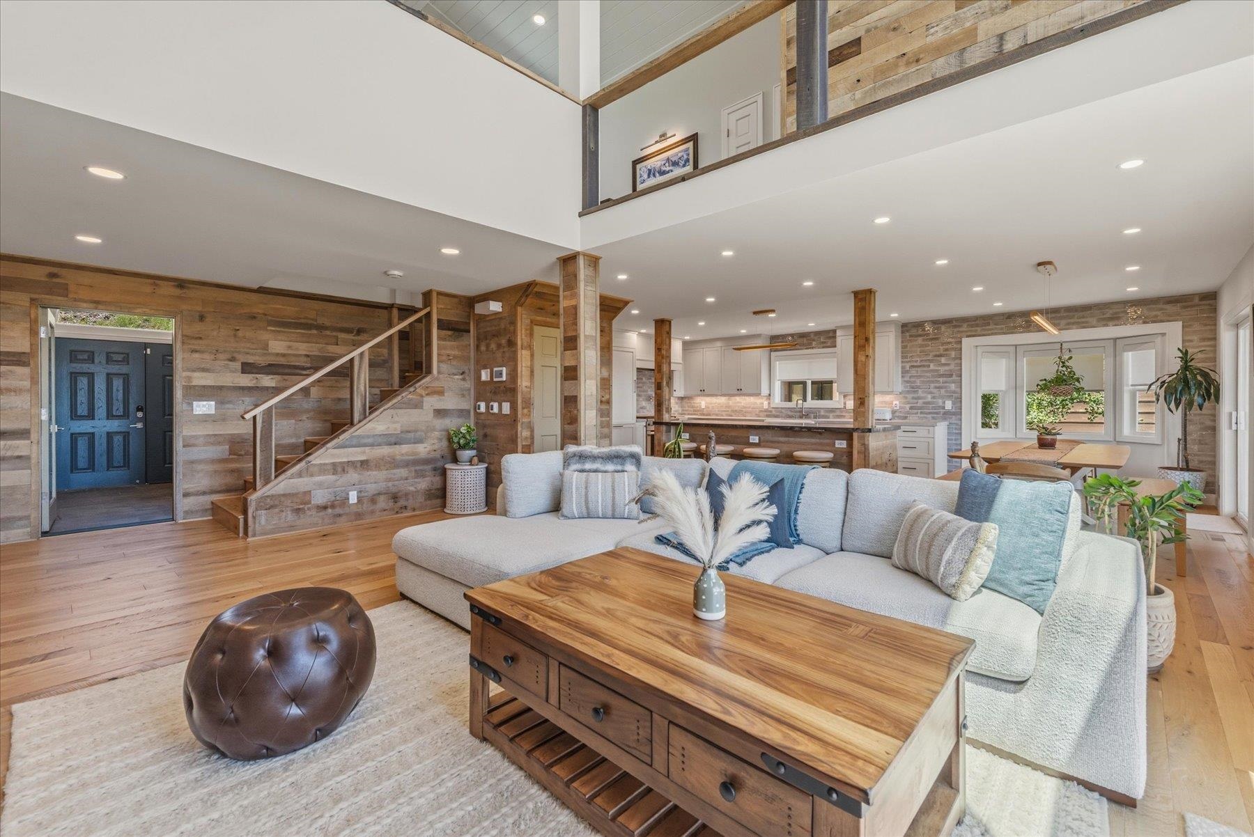 Stunning Views, Sophisticated Mountain Design.