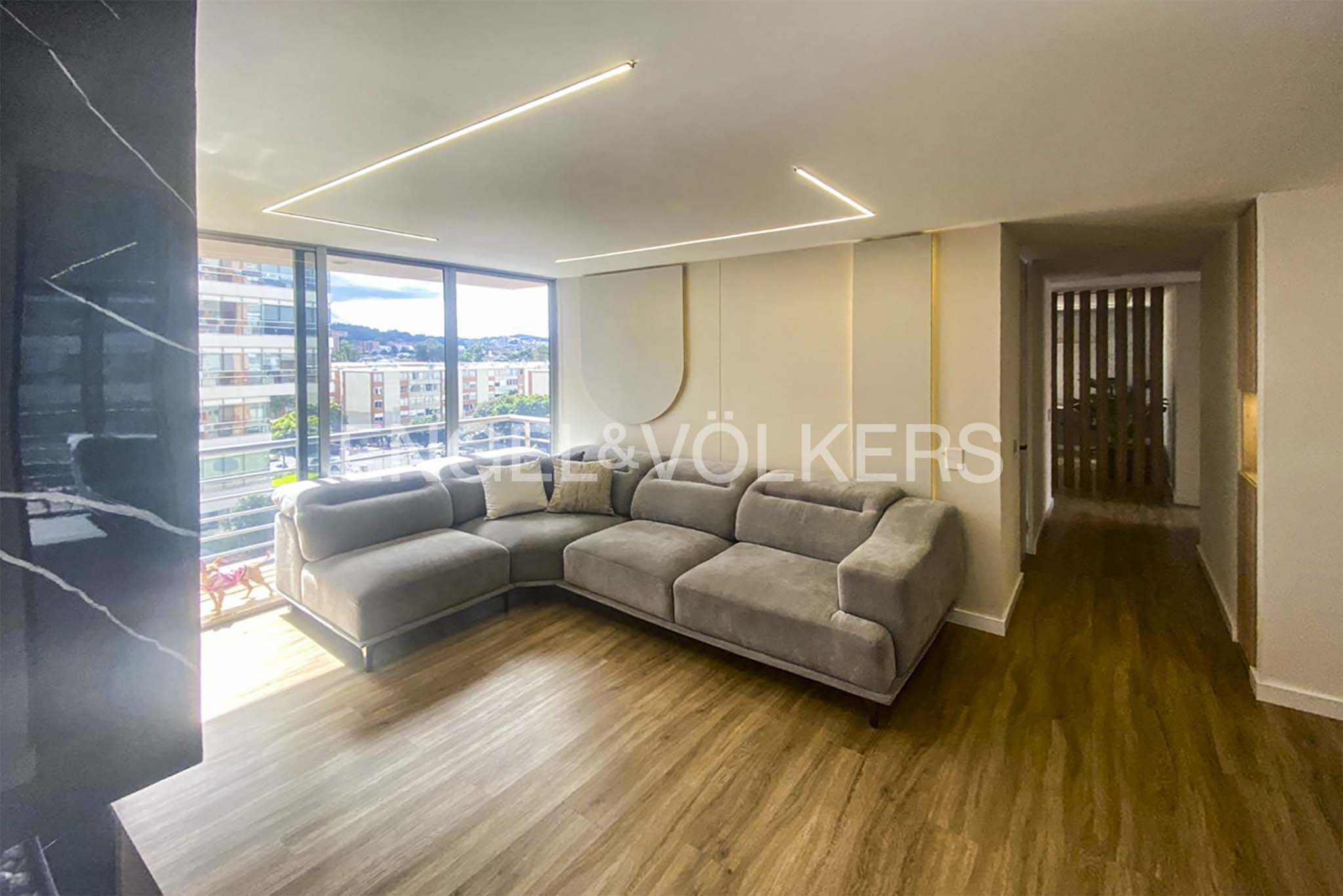Apartamento con balcón para venta en Niza