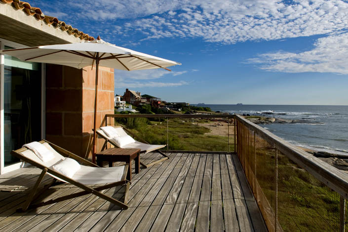 Exceptional, front line house with beautiful views