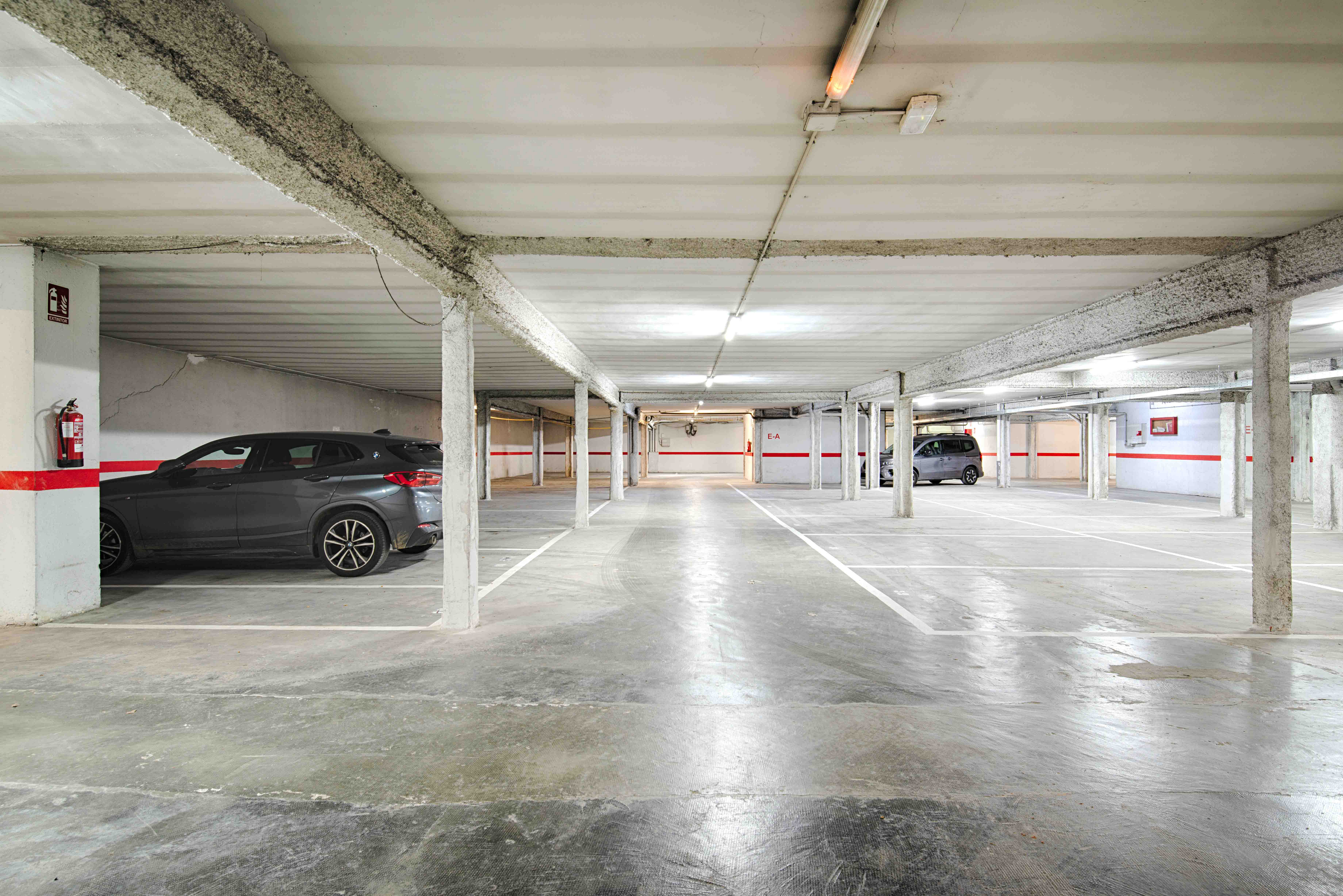 Lote de 5 plazas de parking en el centro de Figueres