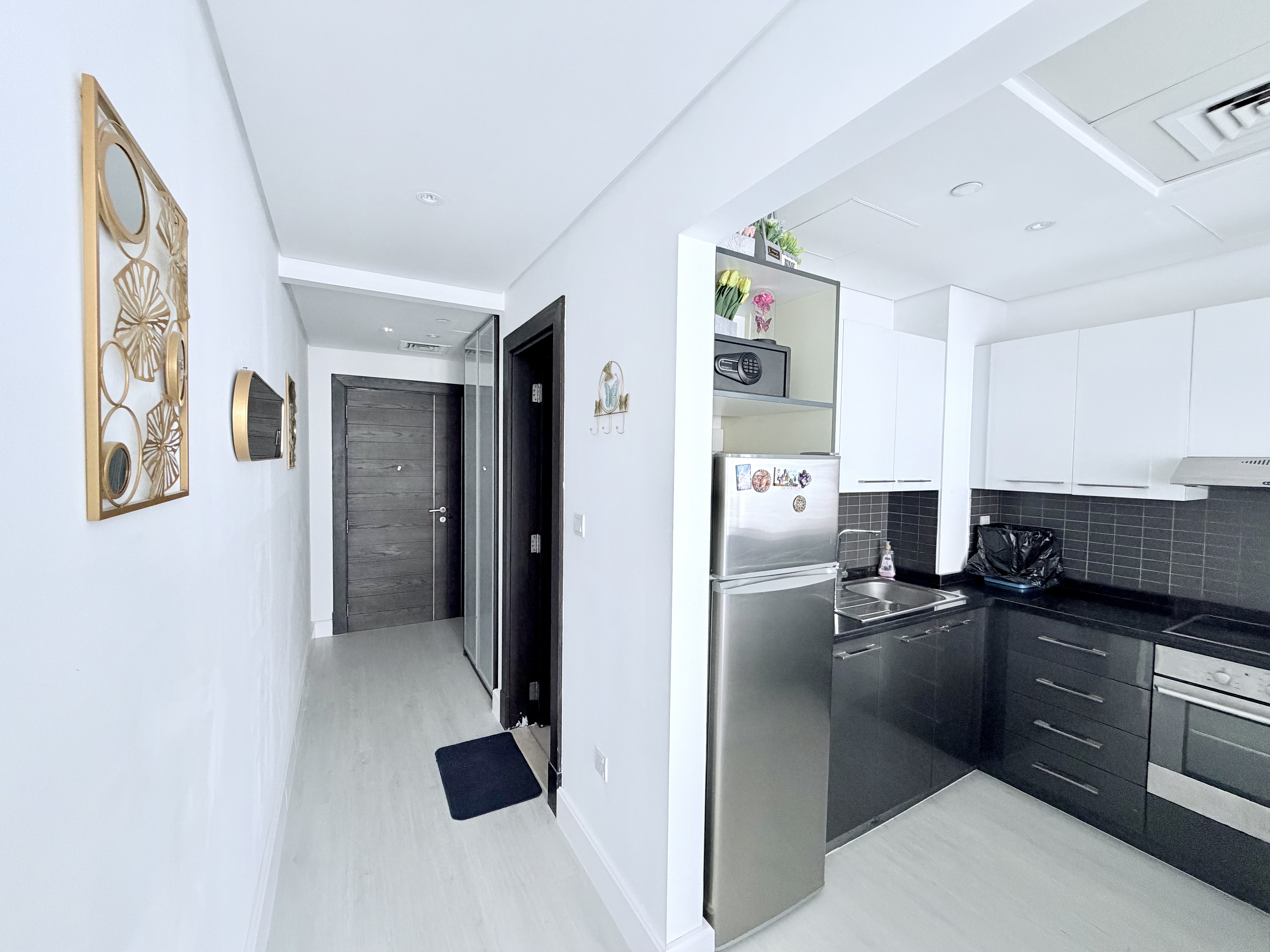 Modern | Bright | Furnished | Vacant Now