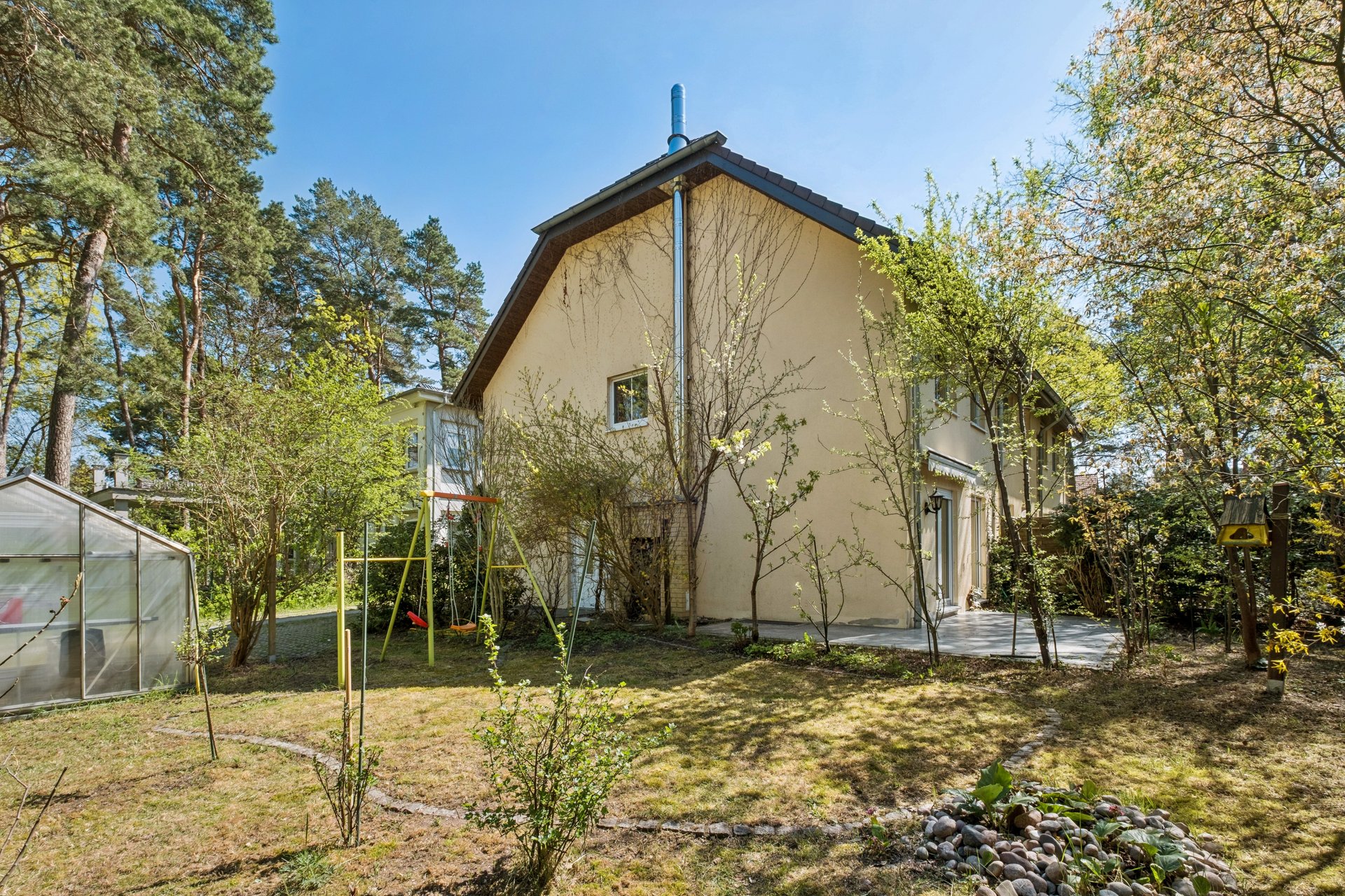 Familienglück im Grünen: Charmantes Reihenendhaus mit Sauna & Kamin in Glienicke/Nordbahn