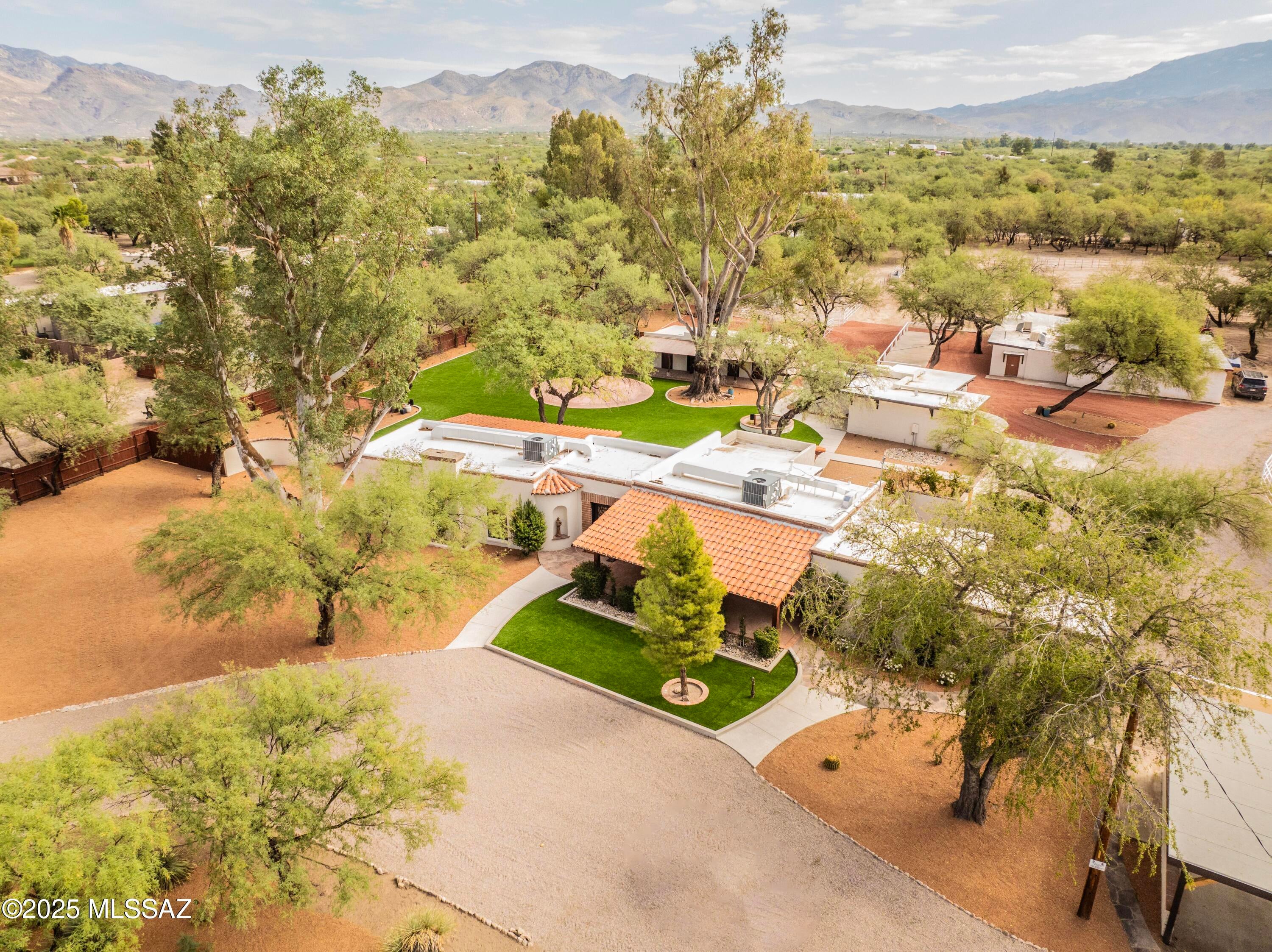 Historic 11.1-Acre Guest Ranch & Mini-Resort