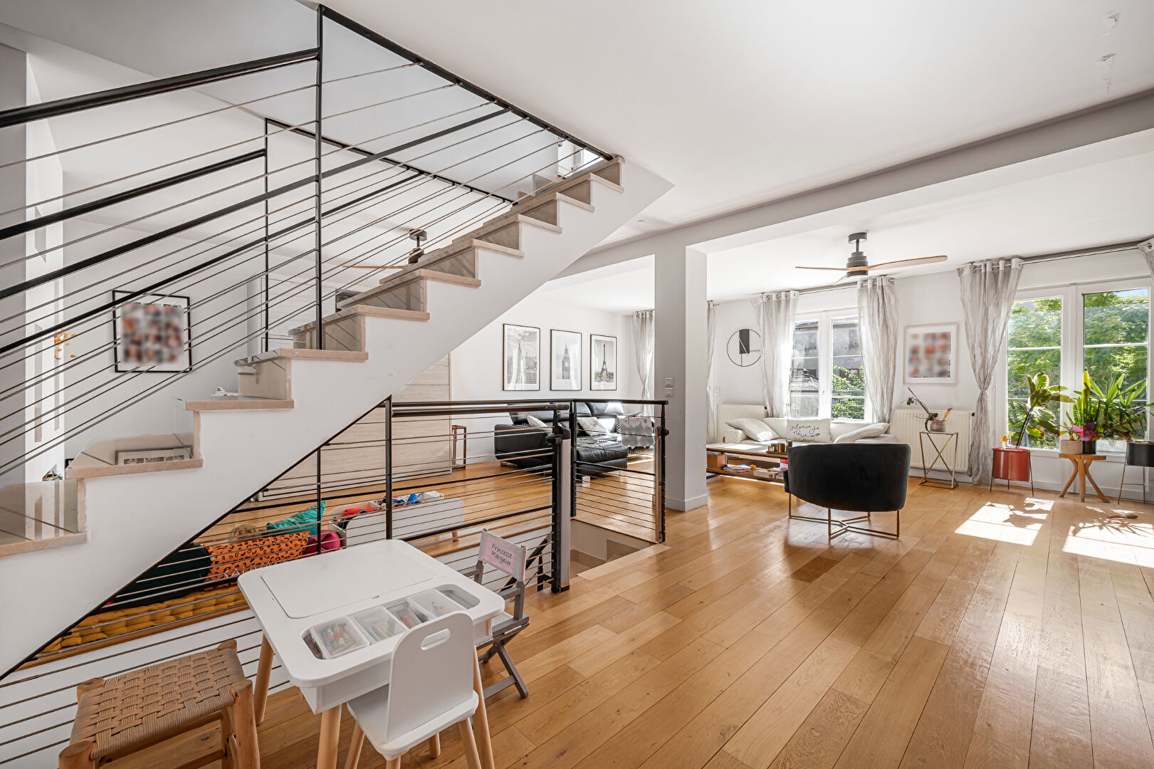 Contemporary 230 m² family home – Garden, terraces, garage – 7 rooms