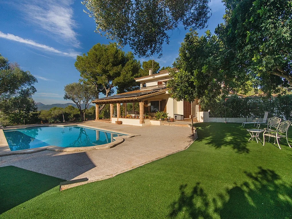 Villa with great privacy and panoramic views