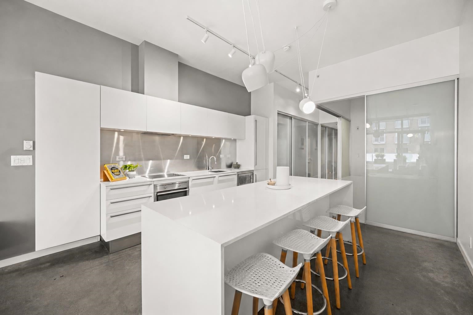 Your New York Loft in the Heart of Gastown