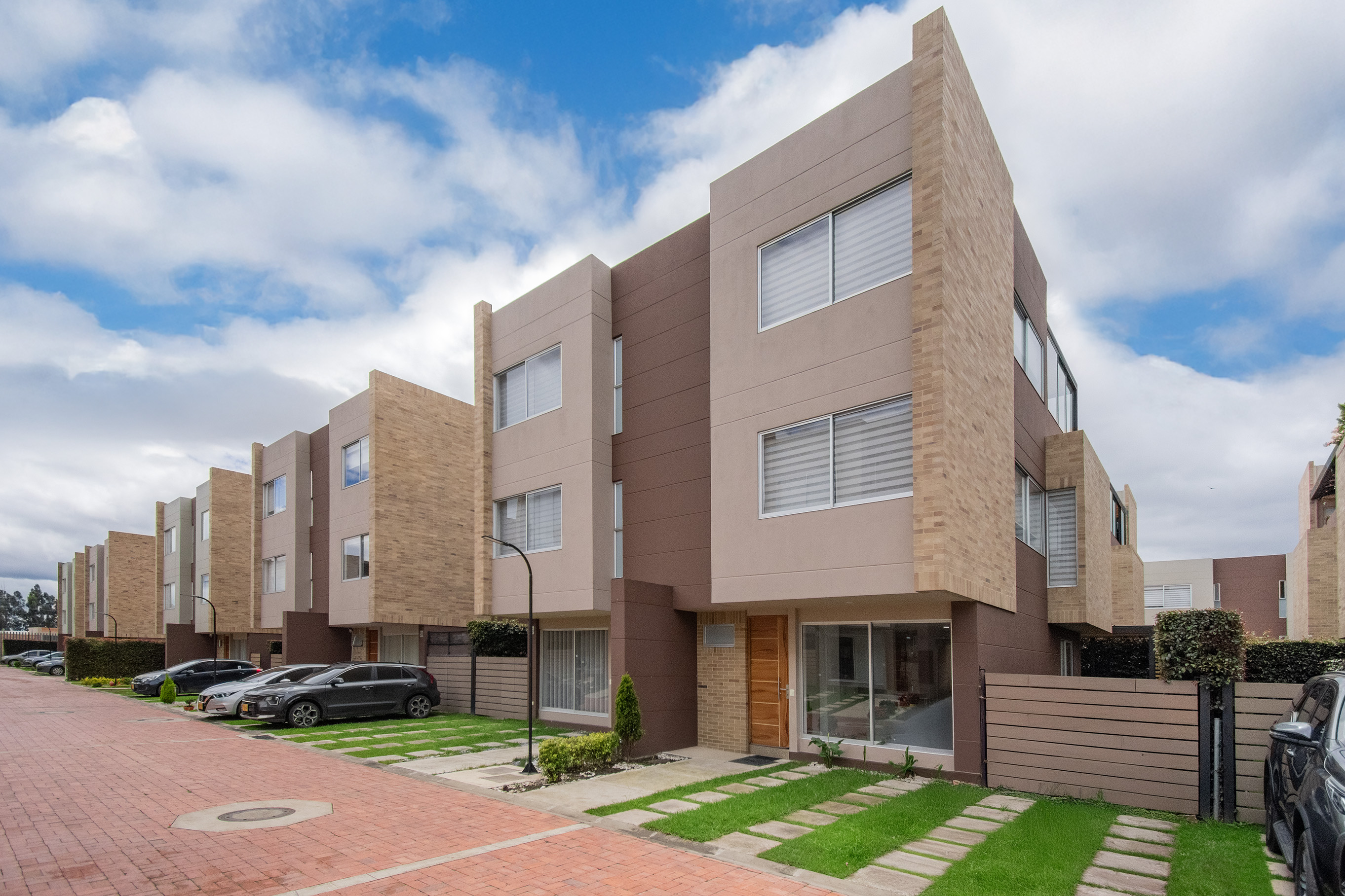 Casa con pérgola para arriendo en Chía