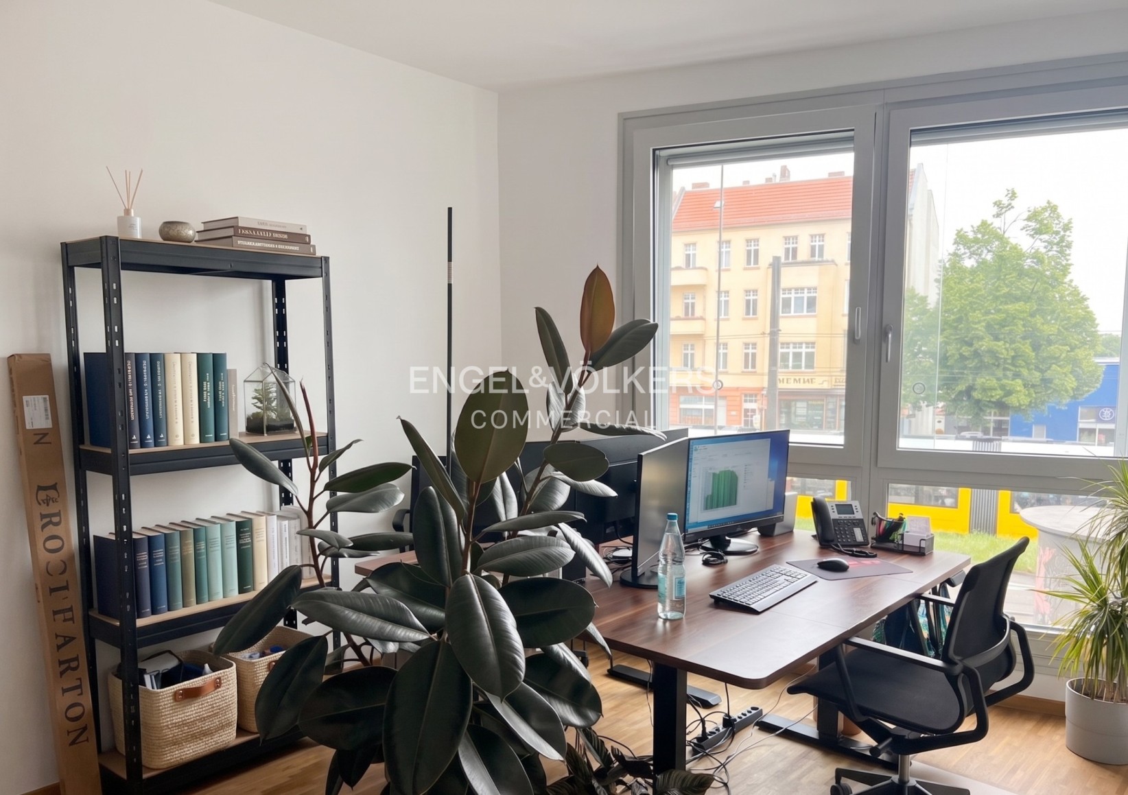 Helles Büro an der Prenzlauer Allee