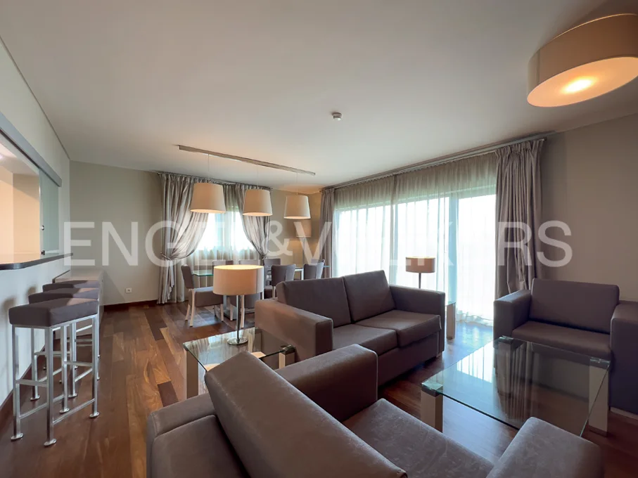 Luxurious, fully furnished, 2 bedroom apartment