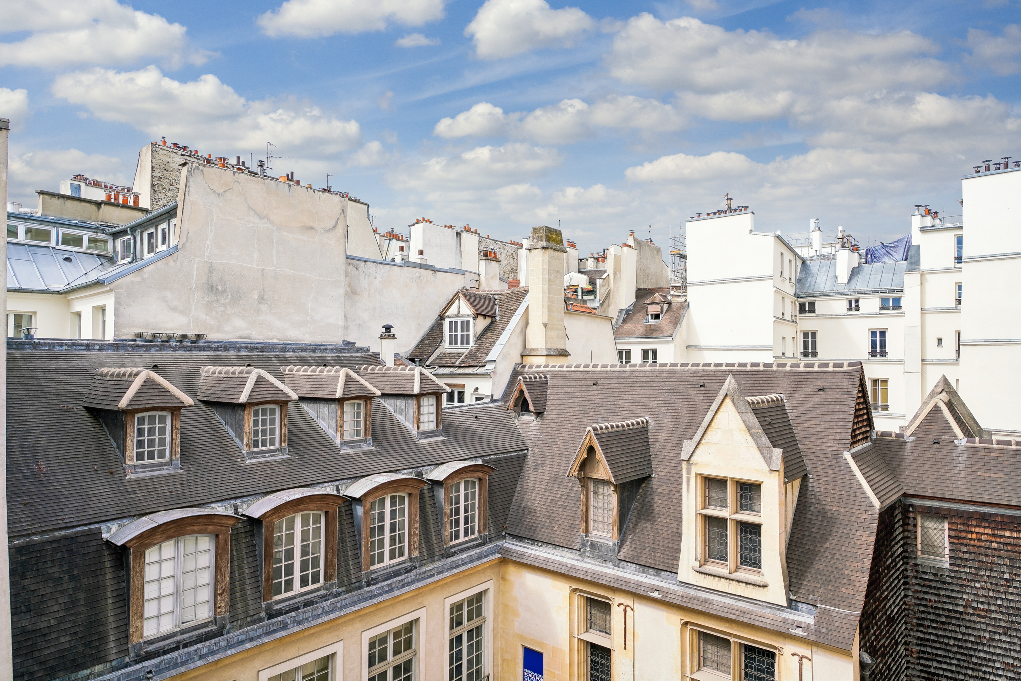 Marais, Hôtel de la Faye - Bright 24 m² studio on a high floor, through apartment, with elevator
