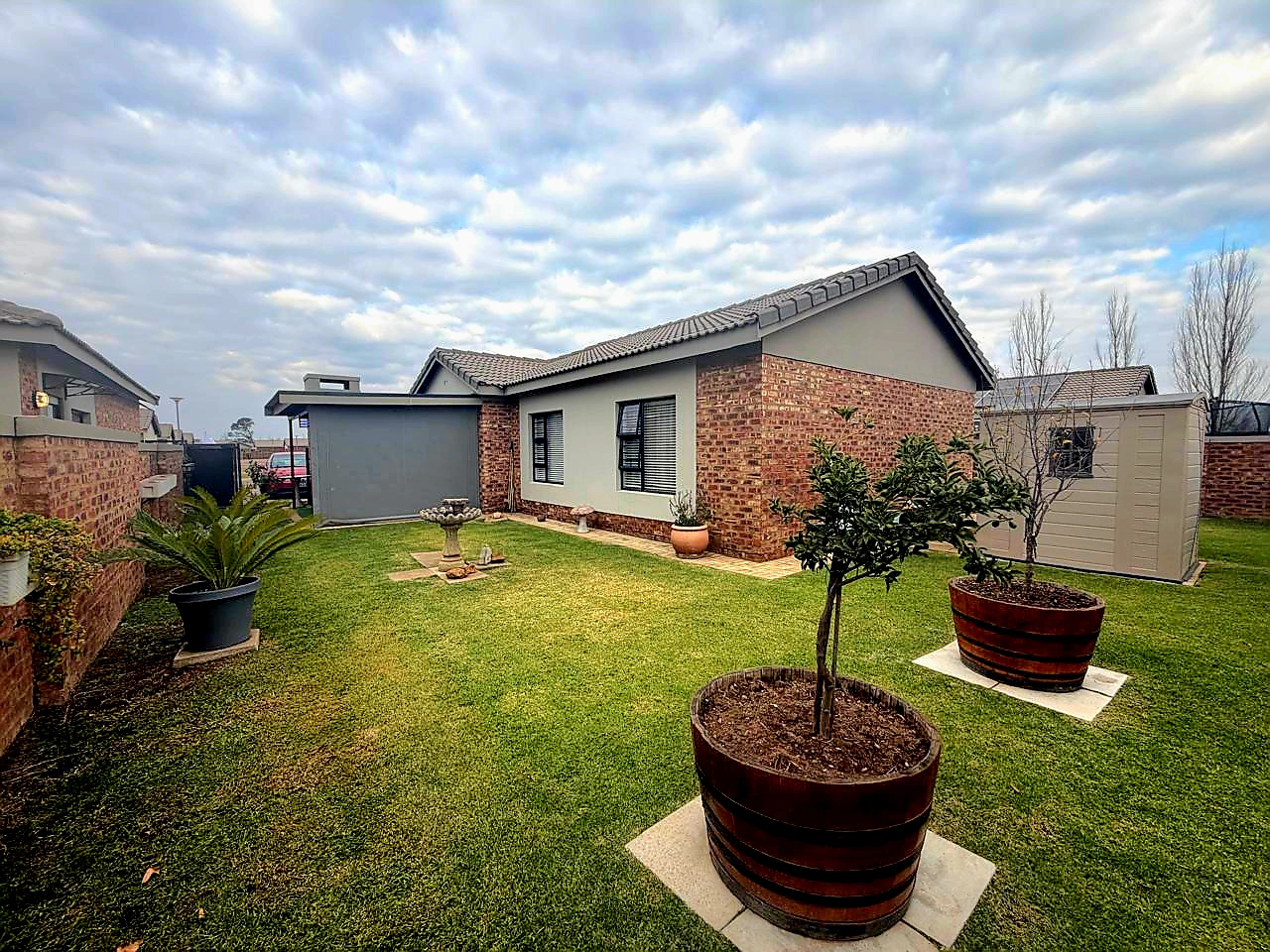 Modern, Stylish & Move-In Ready Full Title Home