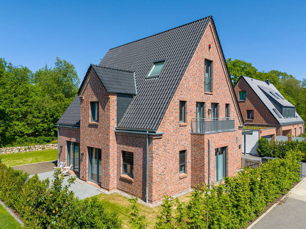 Exklusives Familienhaus Neubau A+ eingebettet in naturnahe Umgebung