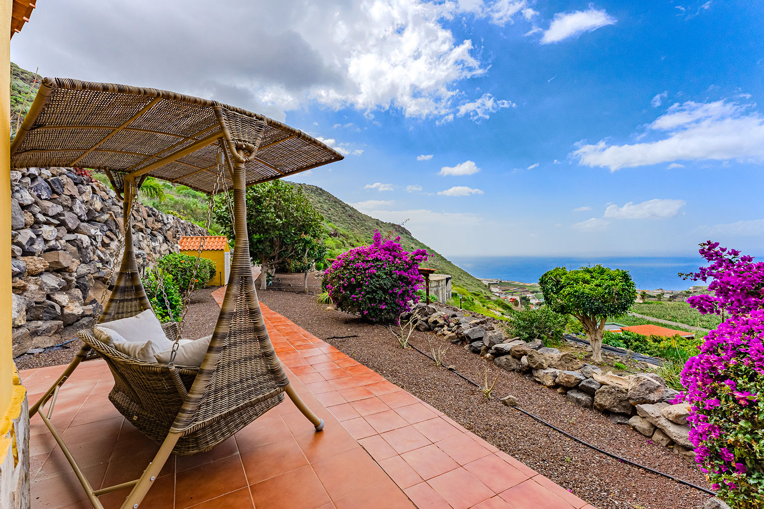 Cozy finca with pool and stunning view
