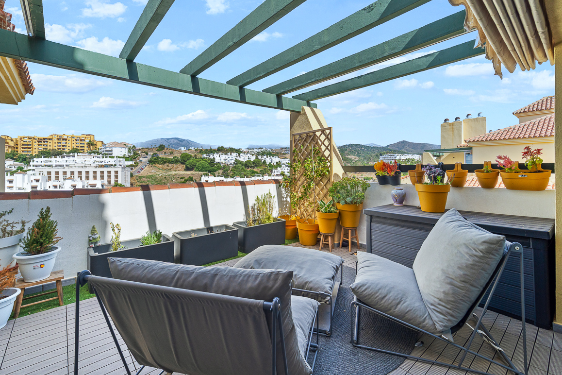 Beautiful family apartment with 3 bedrooms and mountain views