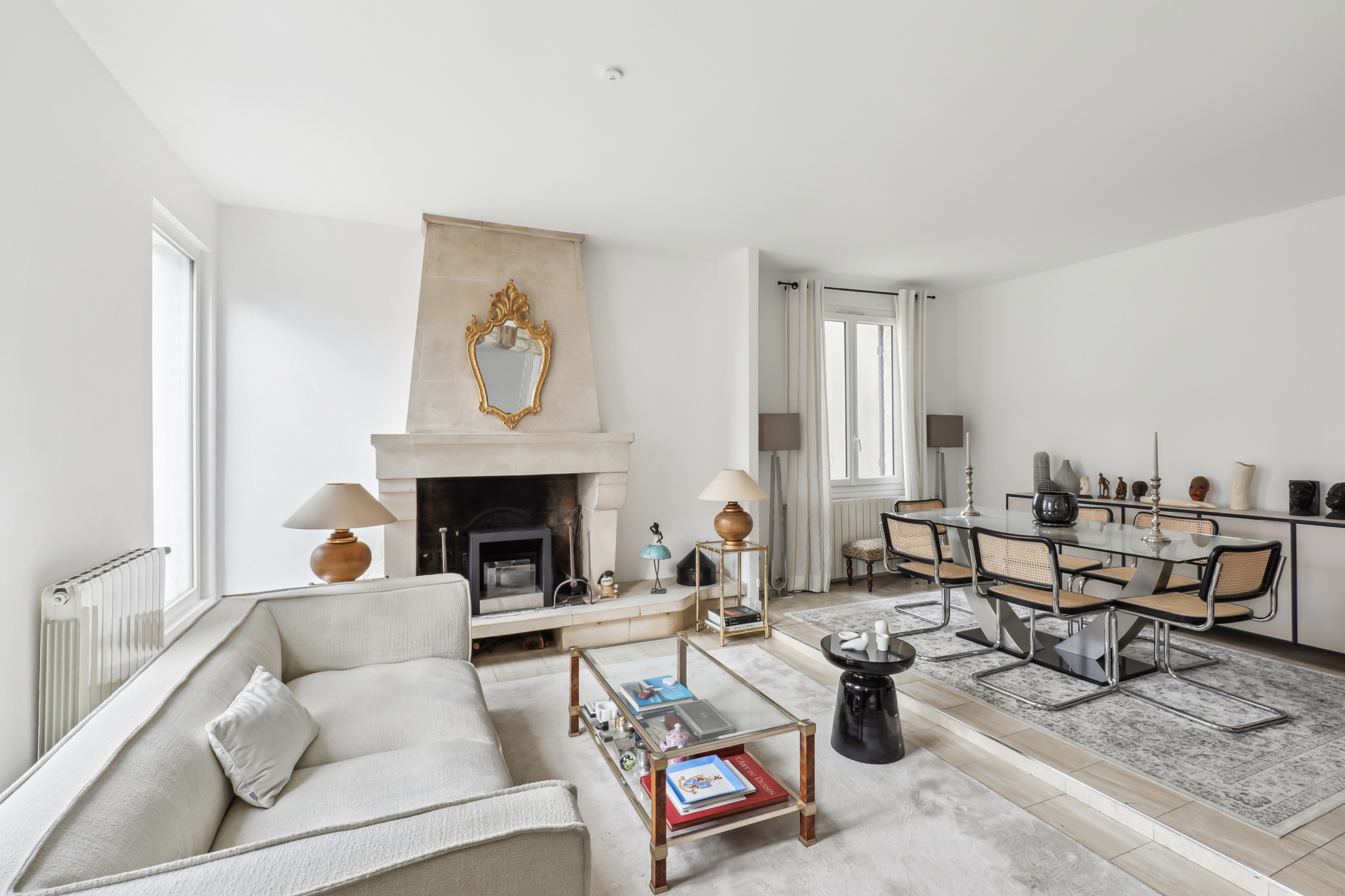 Charmante Maison sur deux niveaux à Saint-Cloud avec terrasse spacieuse