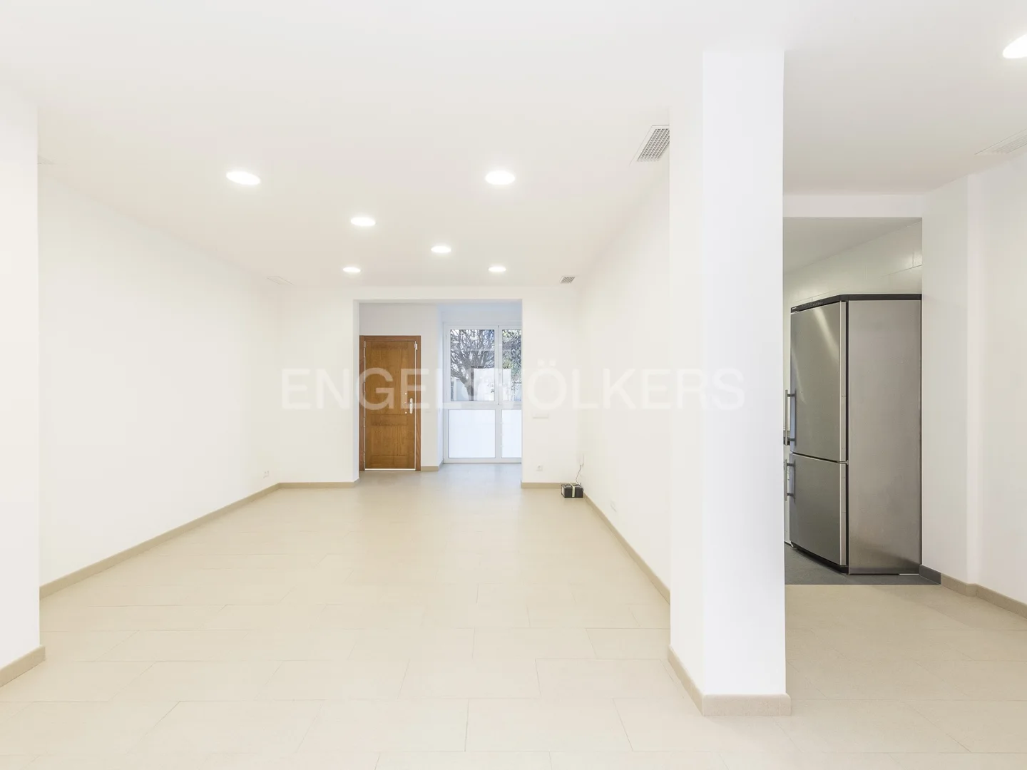 Nice apartment and premises with brand-new parking in Vallirana